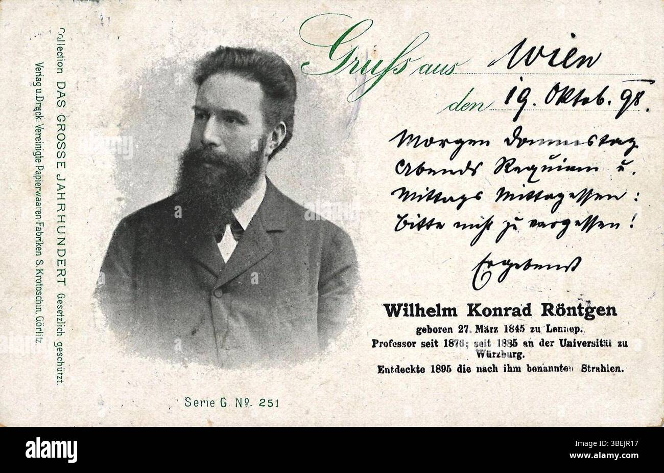 Questa cartolina del 1898 presenta un ritratto di Wilhelm Conrad Röntgen, noto per aver scoperto i raggi X, con note scritte a mano al dottor Rudolf Dawoletzky. Fu inviato da Vienna il 19 ottobre 1898, menzionando un requiem e i piani per il pranzo. Foto Stock