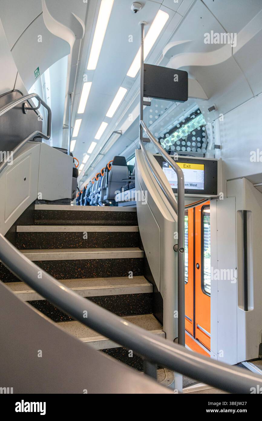 Carrozza a due piani del Regional Express RE4 per Aquisgrana Foto Stock