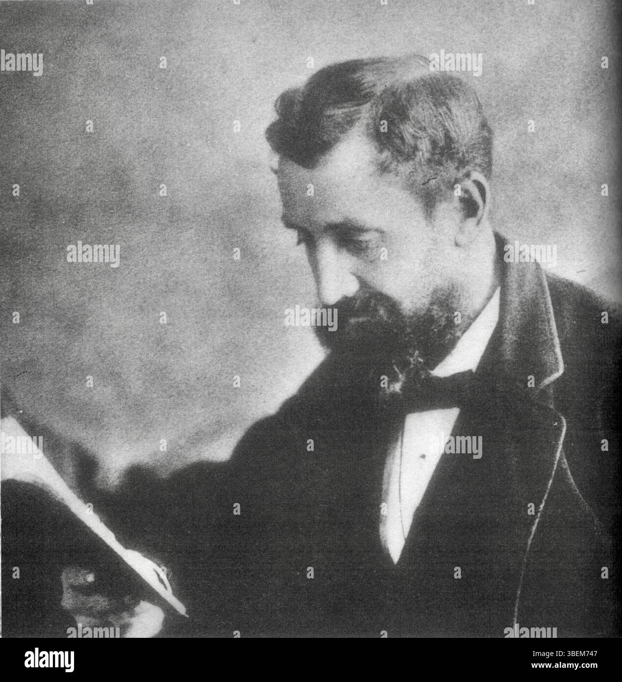 Un ritratto in studio di James Thomson, lo scrittore scozzese, realizzato nel 1881. Questa immagine lo mostra in una fase successiva della sua vita, offrendo uno sguardo sull'aspetto personale dello scrittore. Foto Stock