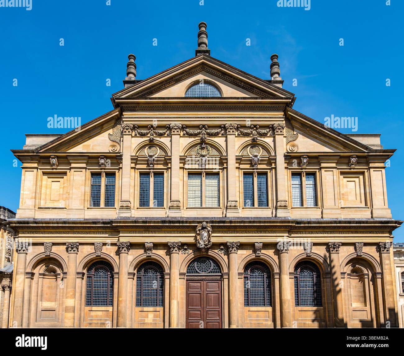 Esterno degli uffici amministrativi, edificio ornato di grande valore, Clarendon Building, Broad Street, Oxford, Inghilterra, Regno Unito Foto Stock