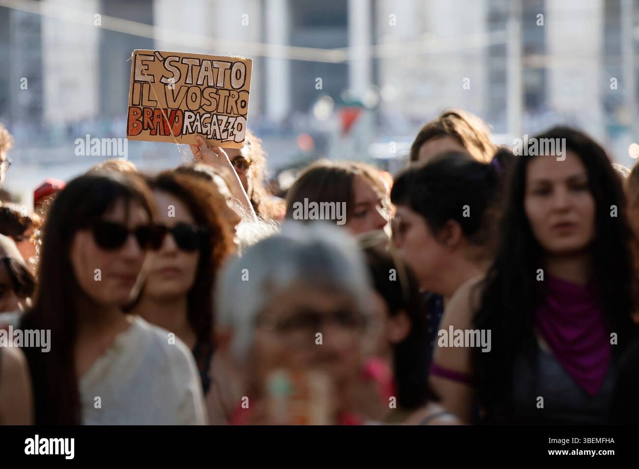 Roma, Italia. 29 maggio 2025. Marcia rumorosa contro i femminicidi da San Giovanni a San Lorenzo organizzata da Studentesse ed associazioni Ñ Roma Ñ Italia Ñ Gioved“ 29 maggio 2025 - Cronaca - (foto di Cecilia Fabiano/ Credit: LaPresse/Alamy Live News Foto Stock