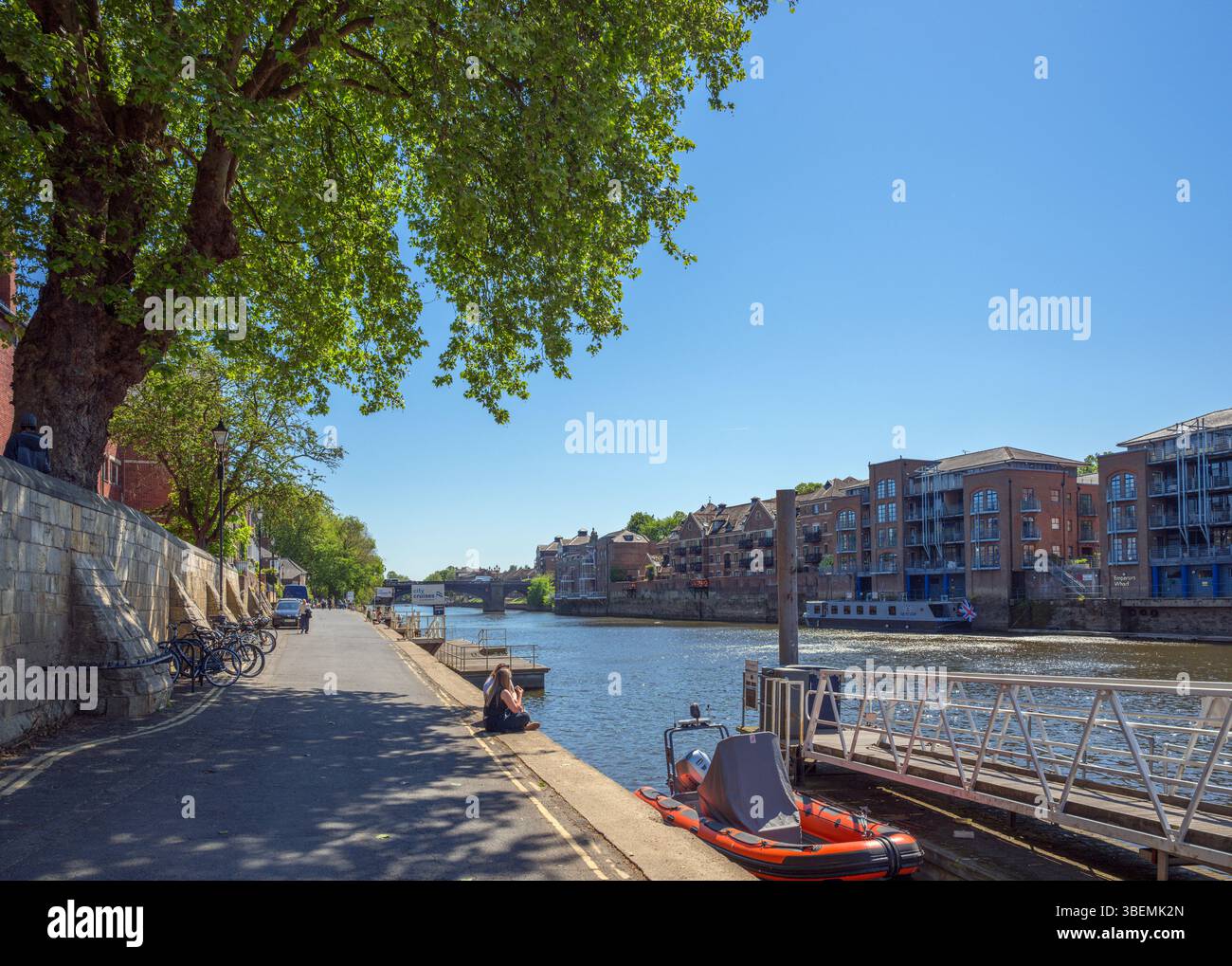 La riva il fiume Ouse, King's Staith, York, Inghilterra, Regno Unito. Foto Stock