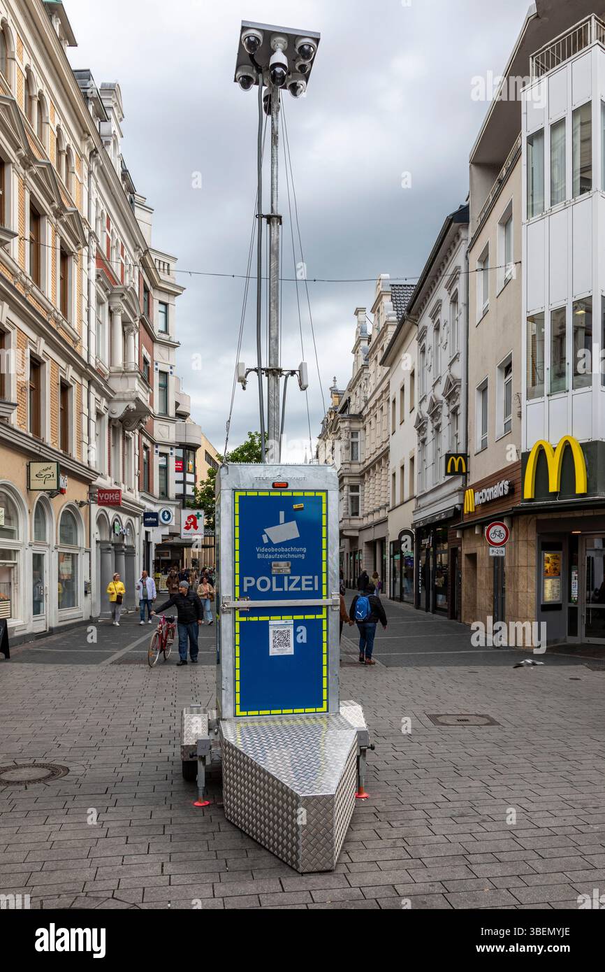 Videosorveglianza mobile, registrazione di immagini della polizia a Poststraße a Bonn Foto Stock