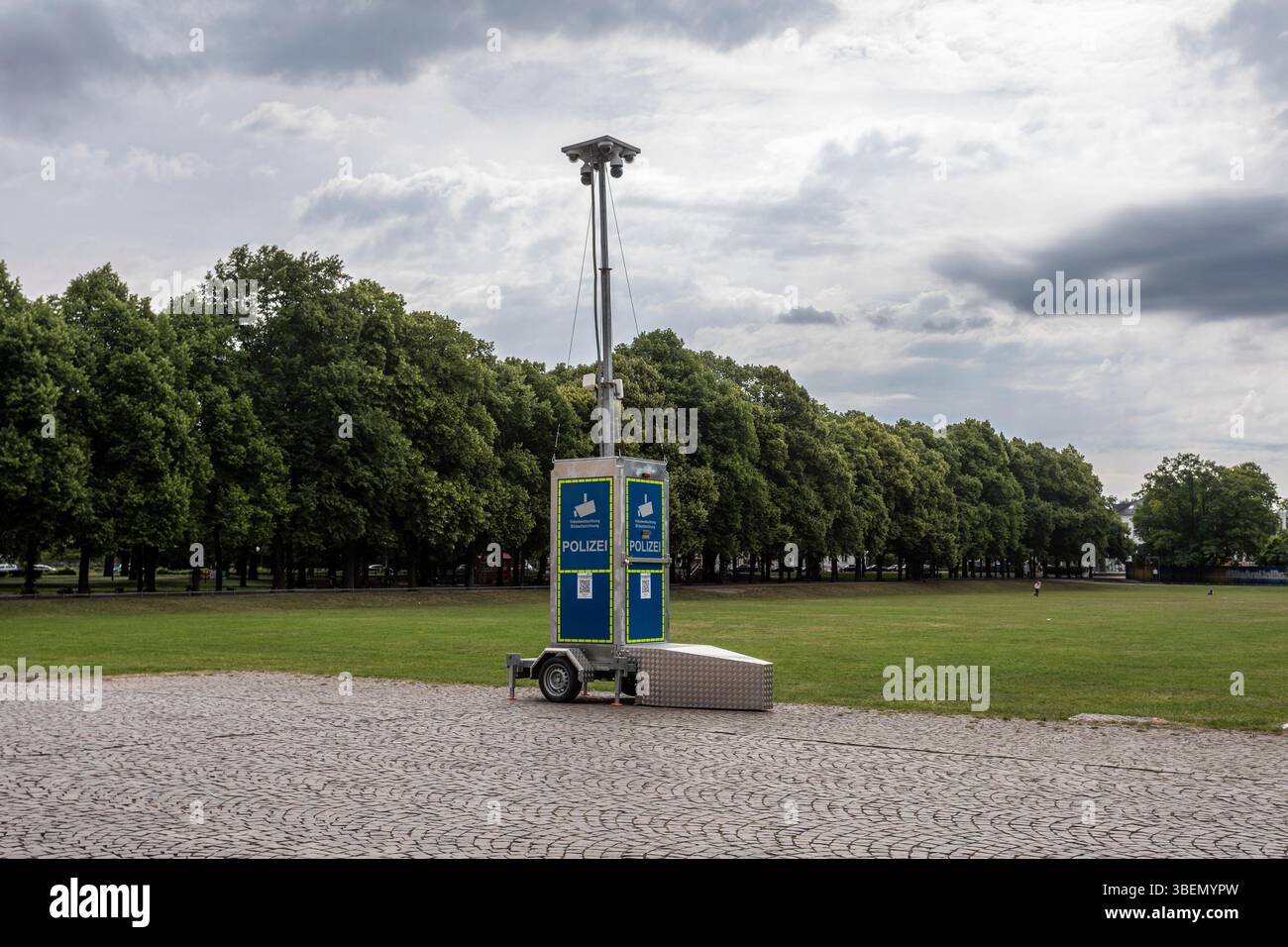Videosorveglianza mobile, registrazione di immagini della polizia all'Hofgarten di Bonn Foto Stock