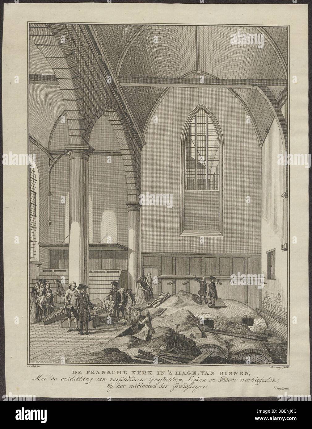 La raffigurazione della Chiesa vallona a l'Aia, catalogata come BWB 382, mostra l'interno della chiesa basato su un disegno di A. Frek. Questa versione è leggermente più scura rispetto a BWB 383 e manca del contrassegno di "stampa di prova". L'opera d'arte mette in risalto il design della chiesa, con particolare attenzione alle strutture e ai marcatori delle tombe. È stato pubblicato digitalmente dalla Leiden University Libraries. Foto Stock