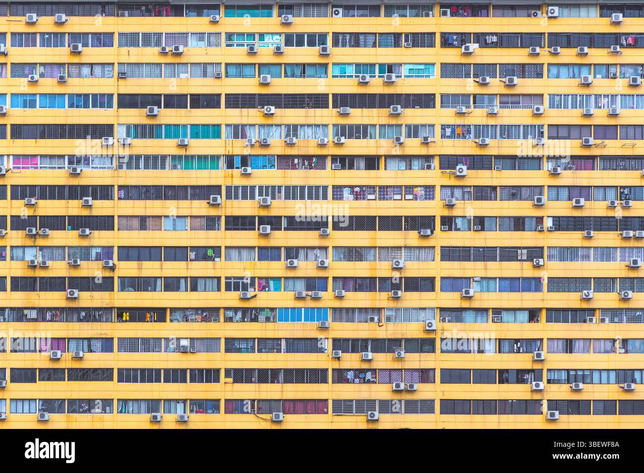 Facciata del People's Park Complex, un alto edificio residenziale e commerciale a Chinatown, Singapore Foto Stock