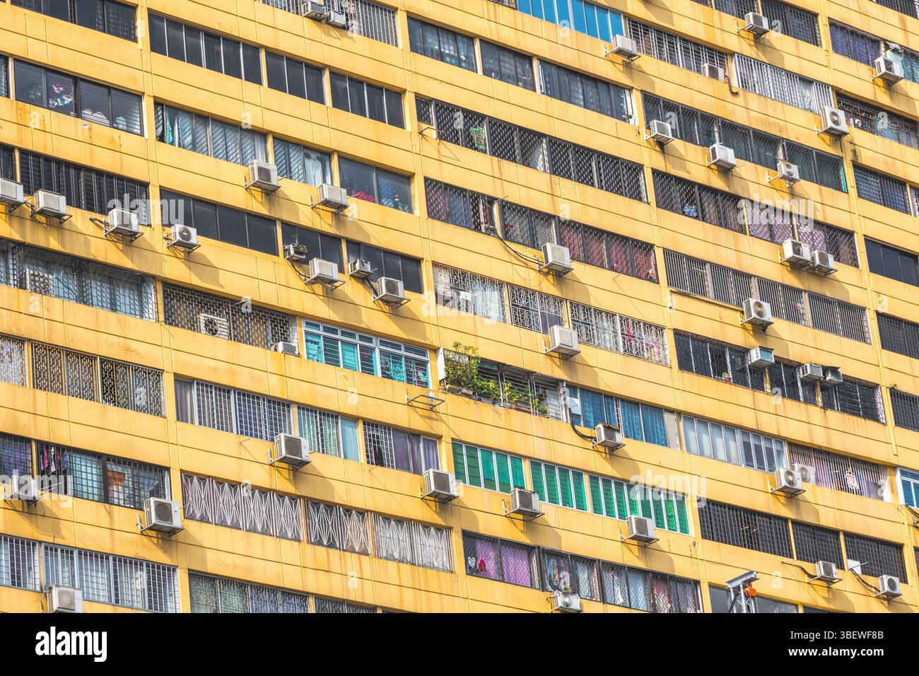 Facciata del People's Park Complex, un alto edificio residenziale e commerciale a Chinatown, Singapore Foto Stock