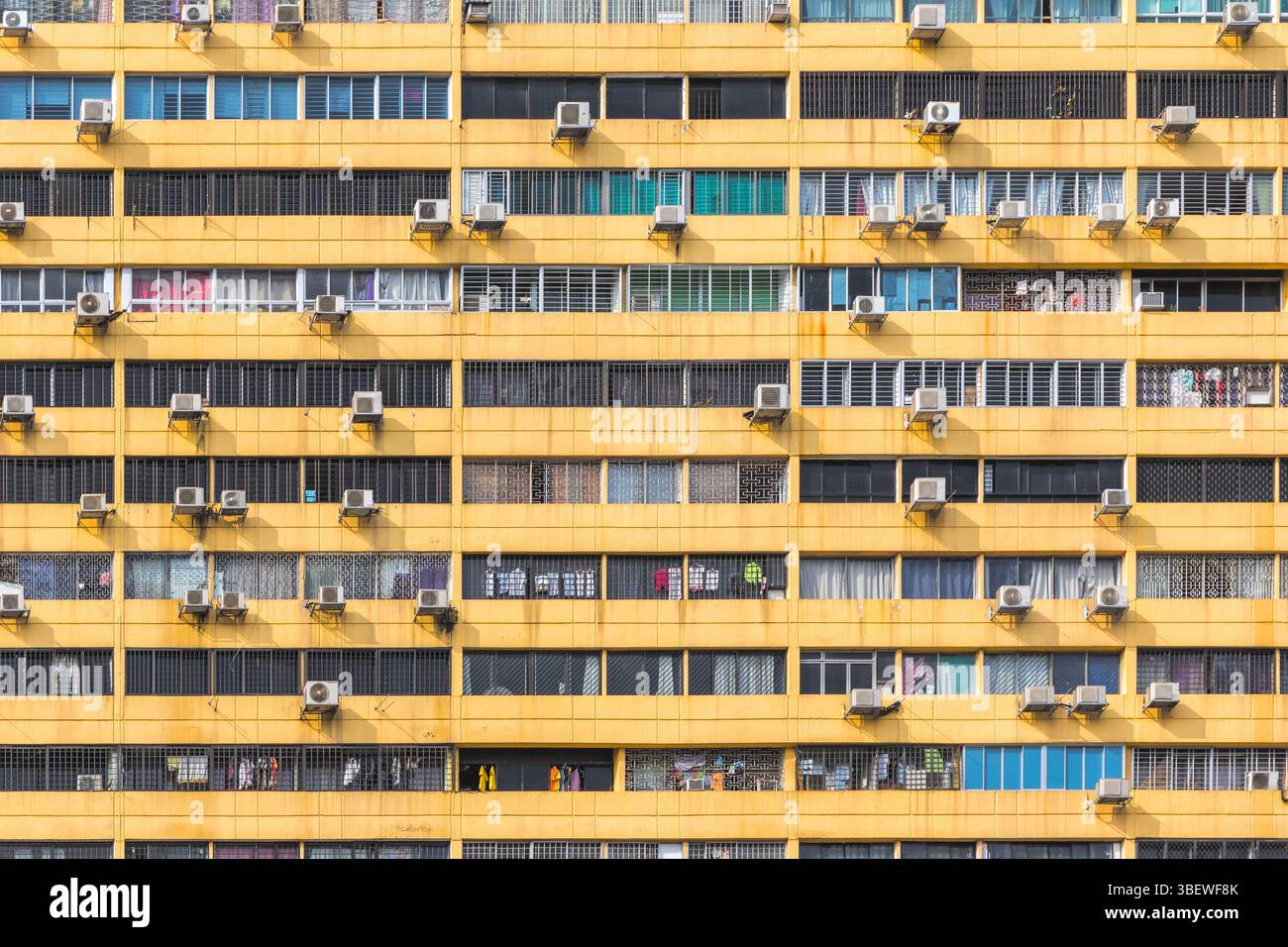 Facciata del People's Park Complex, un alto edificio residenziale e commerciale a Chinatown, Singapore Foto Stock