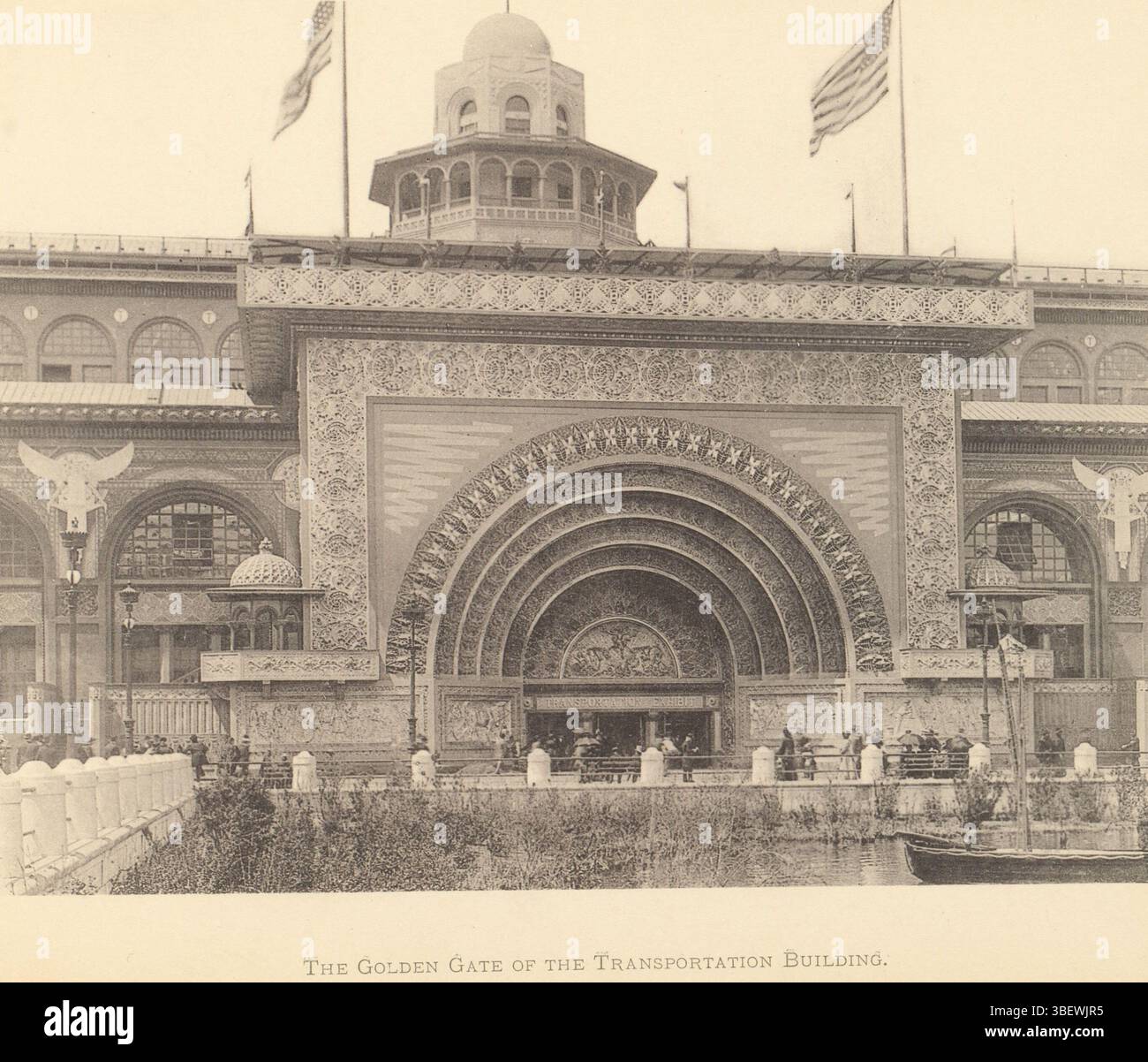 Chicago, il Golden Gate del Transportation Building, veduta dell'edificio dei trasporti con la porta dorata all'esposizione Mondiale Colombiana di Chicago nel 1893, stampa fotomeccanica, pagina, foto, libri fotografici illustrati, altezza 136 mm, larghezza 178 mm, creatore, creatore, creatore, 1893 - 1893, carta, collotipo, lightprint Foto Stock