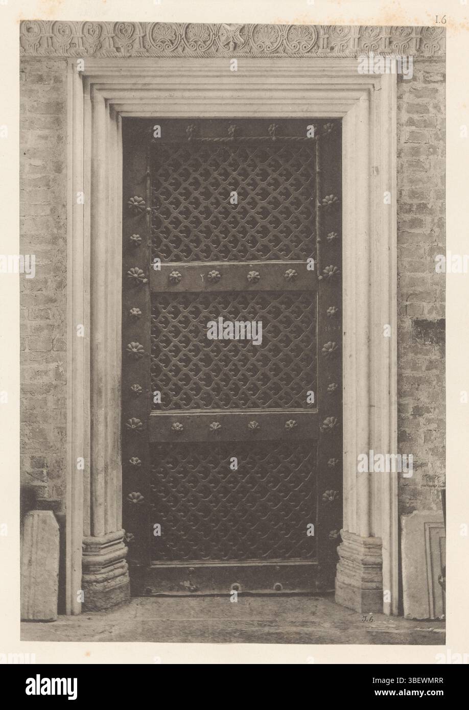 Jacobi, C.H., Venezia, Ongania, Ferdinando, Jacobi, porta Bronzo di San Marco a Venezia, stampa diretta, questa stampa fa parte di una copertina con 79 stampe su 53 fogli e 2 fogli di testo., stampa fotomeccanica, fotografie, libri illustrati, 214, I.6, J.6., altezza 395 mm, larghezza 310 mm, fotografo, 1880 - 1885, carta, collotipo, lightprint, clichémaker Foto Stock