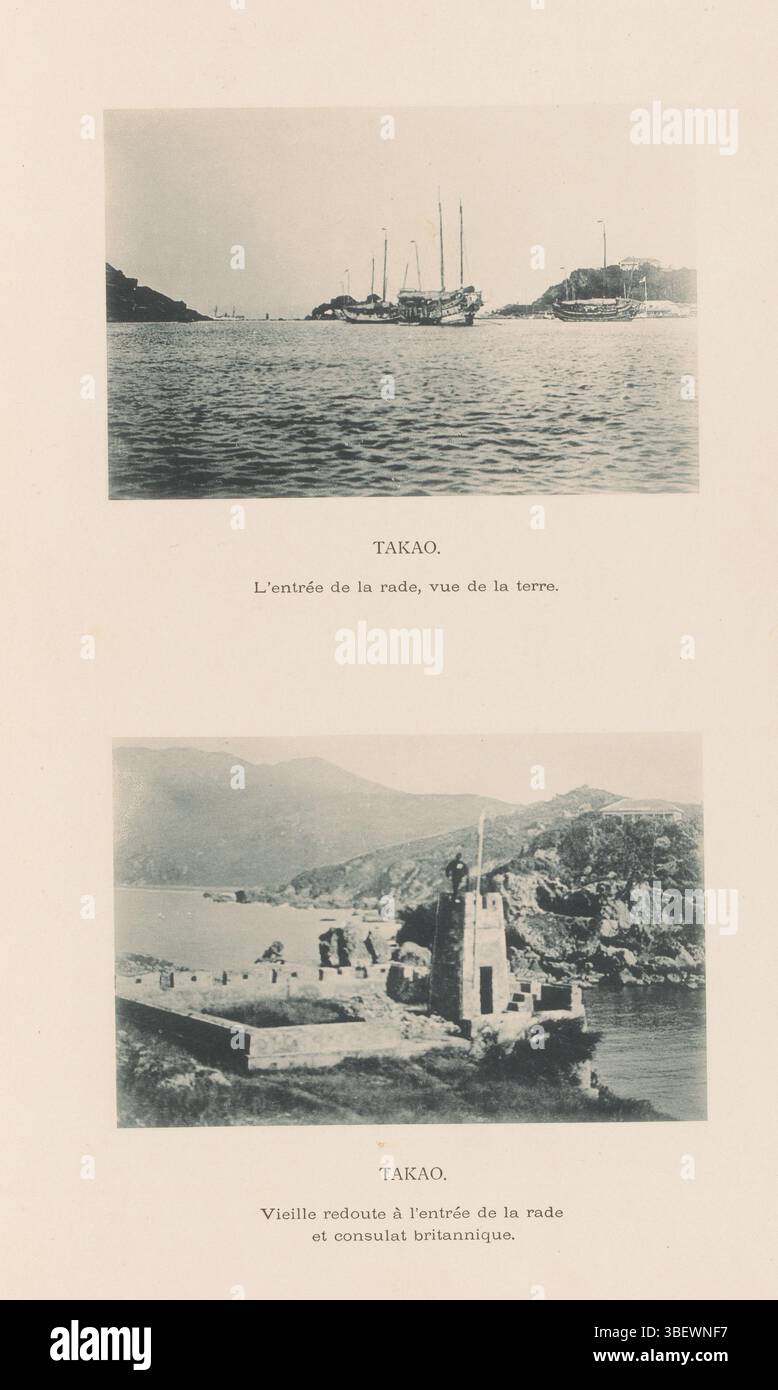 Takao. Vieille redoute à l'entrée de la rade et consulat Britannique, Takao. L'entrée de la rade, vue de la terre, veduta del porto, una fortezza e l'ambasciata britannica a Kaohsiung, stampa fotomeccanica, pagina, foto, libri fotografici illustrati, altezza 383 mm, larghezza 266 mm, produttore, 1891 - 1896, carta, collotipo, stampa luminosa Foto Stock