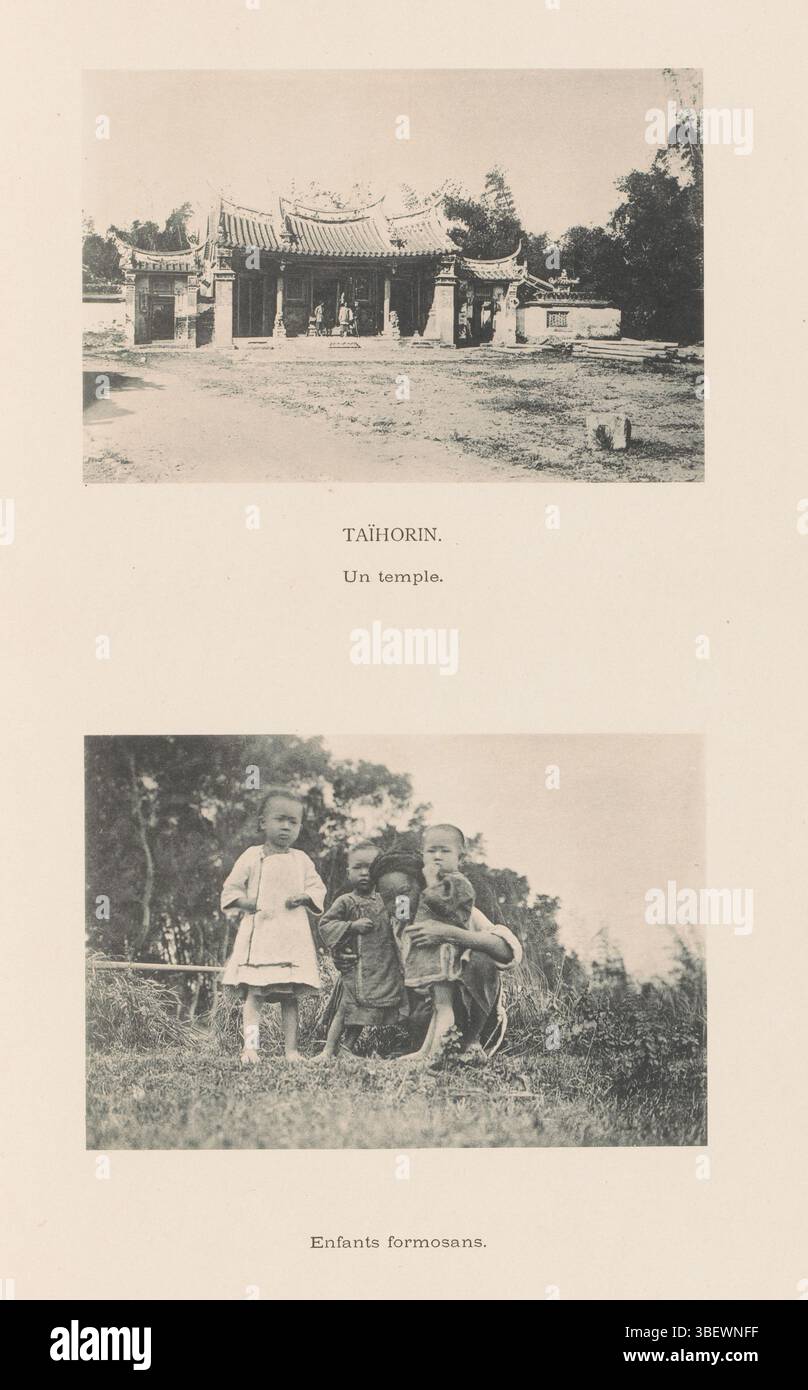 Enfants formosans, Taihorin. Tempio un, volto in un tempio di Dalin e ritratto di gruppo di bambini taiwanesi, stampa fotomeccanica, pagina, foto, libri fotografici illustrati, altezza 383 mm, larghezza 266 mm, produttore, 1891 - 1896, carta, collotipo, stampa chiara Foto Stock
