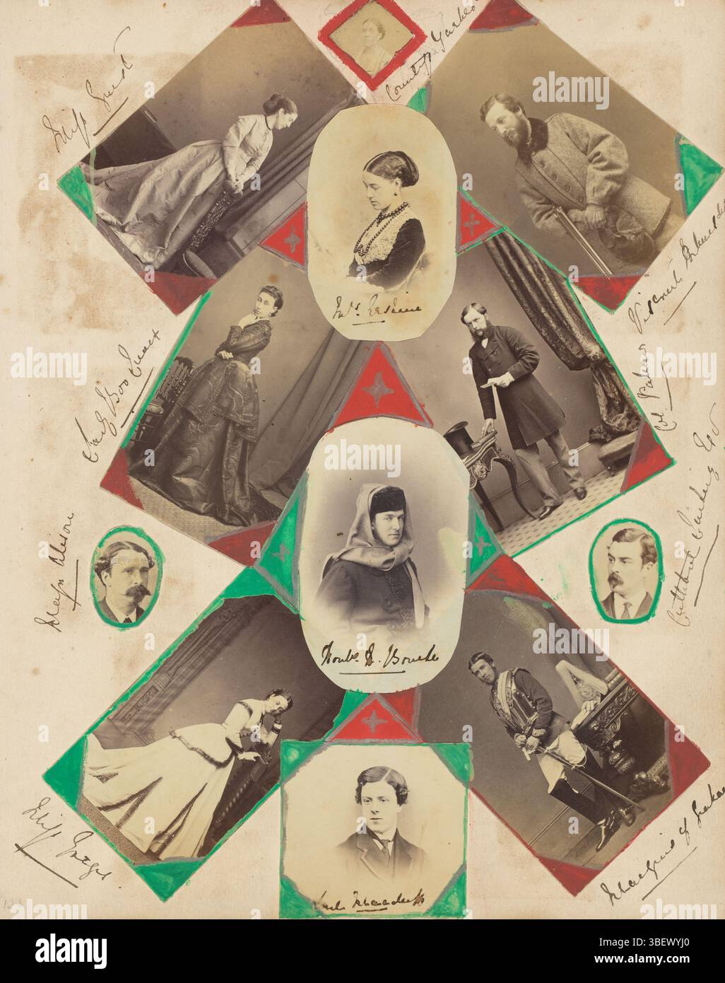 Regno Unito, Filmer, Mary Georgiana (Lady), Regno Unito, Foglio da un album fotografico, con 12 foto (carte-de-visites non assemblate) e decorazioni sul bordo montate a inchiostro, in basso a sinistra - matita, fotografia, foto, album fotografico, foto, foto, foto, foto, nomi delle persone proposte. tra le foto - inchiostro, numero di pagina 123, altezza 290 mm, larghezza 230 mm, britannico, 1838 - 1903, fotografo, 1865 - 1870, carta, carta fotografica, carta fotografica, inchiostro, stampa album, stampa albumina, compilatore Foto Stock