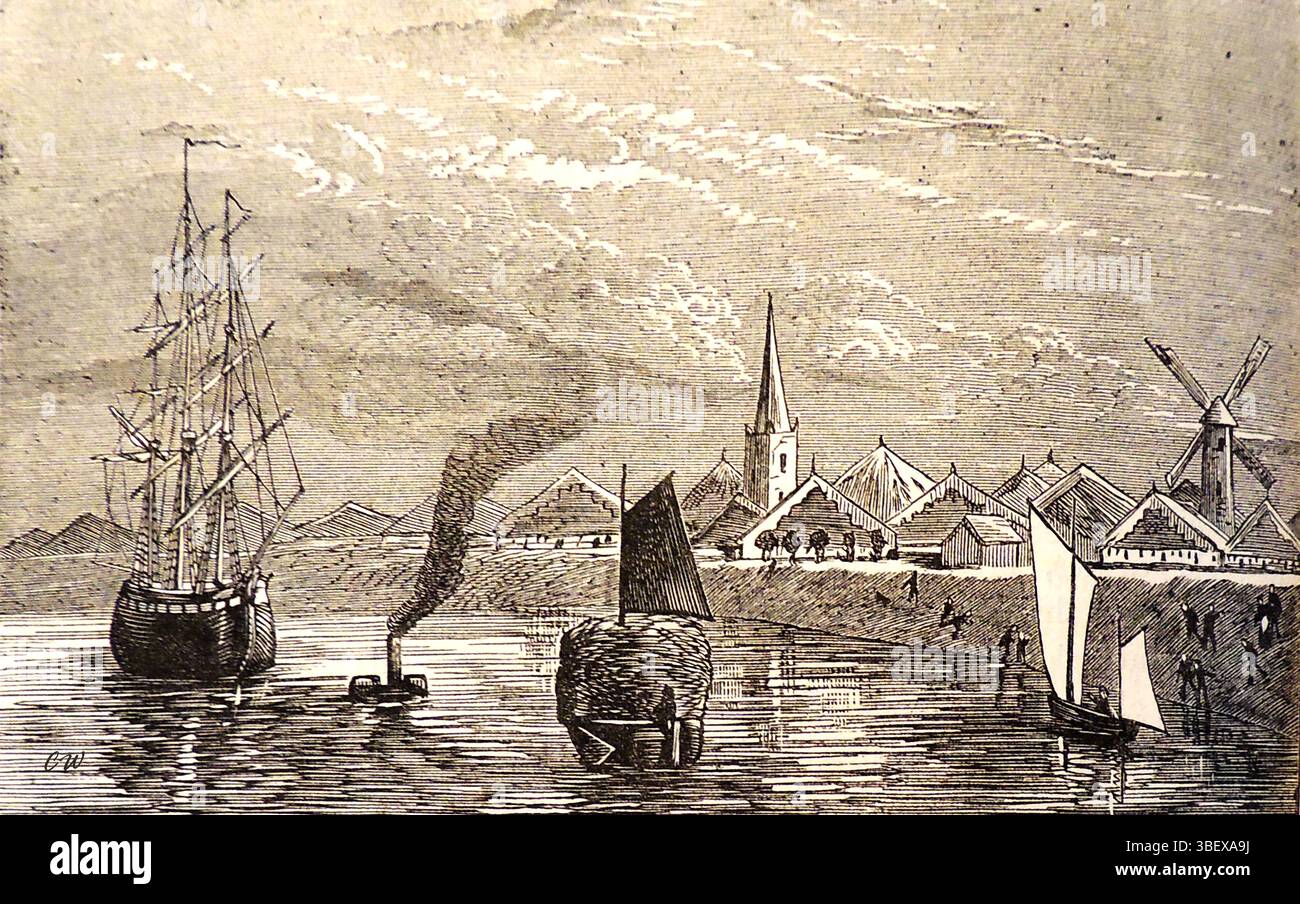 Una vecchia incisione che mostra una scena costiera in Olanda nel 1870 con dighe, veliero, chiesa e mulino a vento - la tomba di Een oude incontrò een Hollandse kust uit 1870 met dijken, zeilschip, kerk en molen. Foto Stock