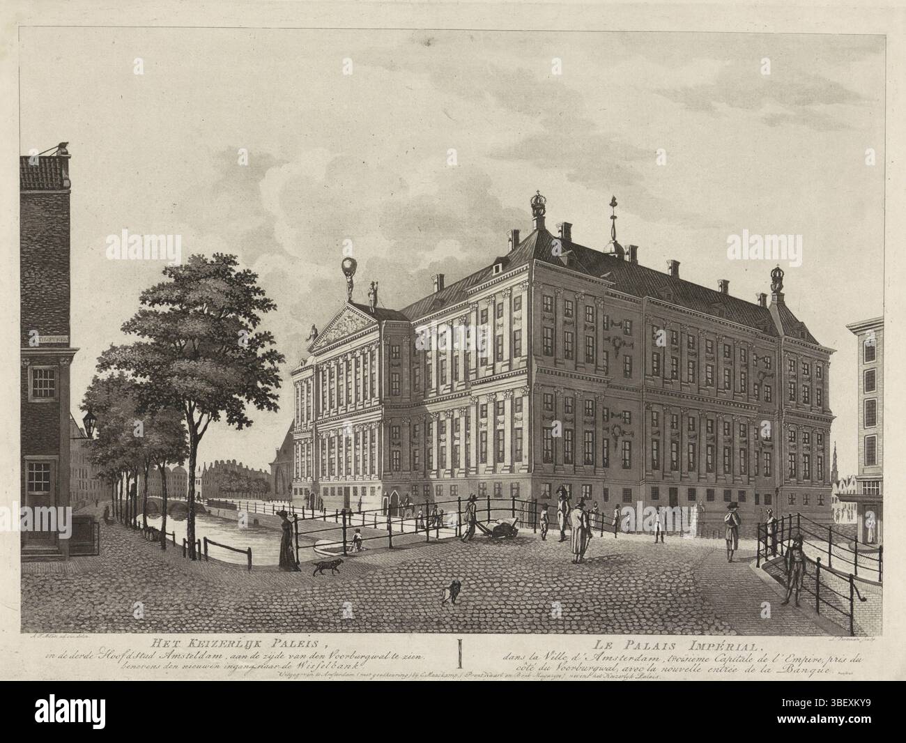 Amsterdam, Maaskamp, Evert, Amsterdam, Milatz, Franciscus Andreas, Paesi Bassi, Portman, Ludwig Gottlieb, Het Imperial Palace, nella terza capitale Amsteldam, sul lato di den Voorburgwal. Benevens den nieuwen ingang naar de Wisselbank, le Palais Impérial, dans la Ville d'Amsterdam, Het Imperial Palace op de Dam te Amsterdam, 1811, verso - francobollo, Vista sul retro del Palazzo presso il Voorburgwal, durante la visita di Napoleone Bonaparte ad Amsterdam il 9 ottobre 1811. Nella didascalia i titoli sono in olandese e francese. Vedere anche il pendente., stampa, Frederik Muller Historyplaten, altezza 264 mm, Foto Stock
