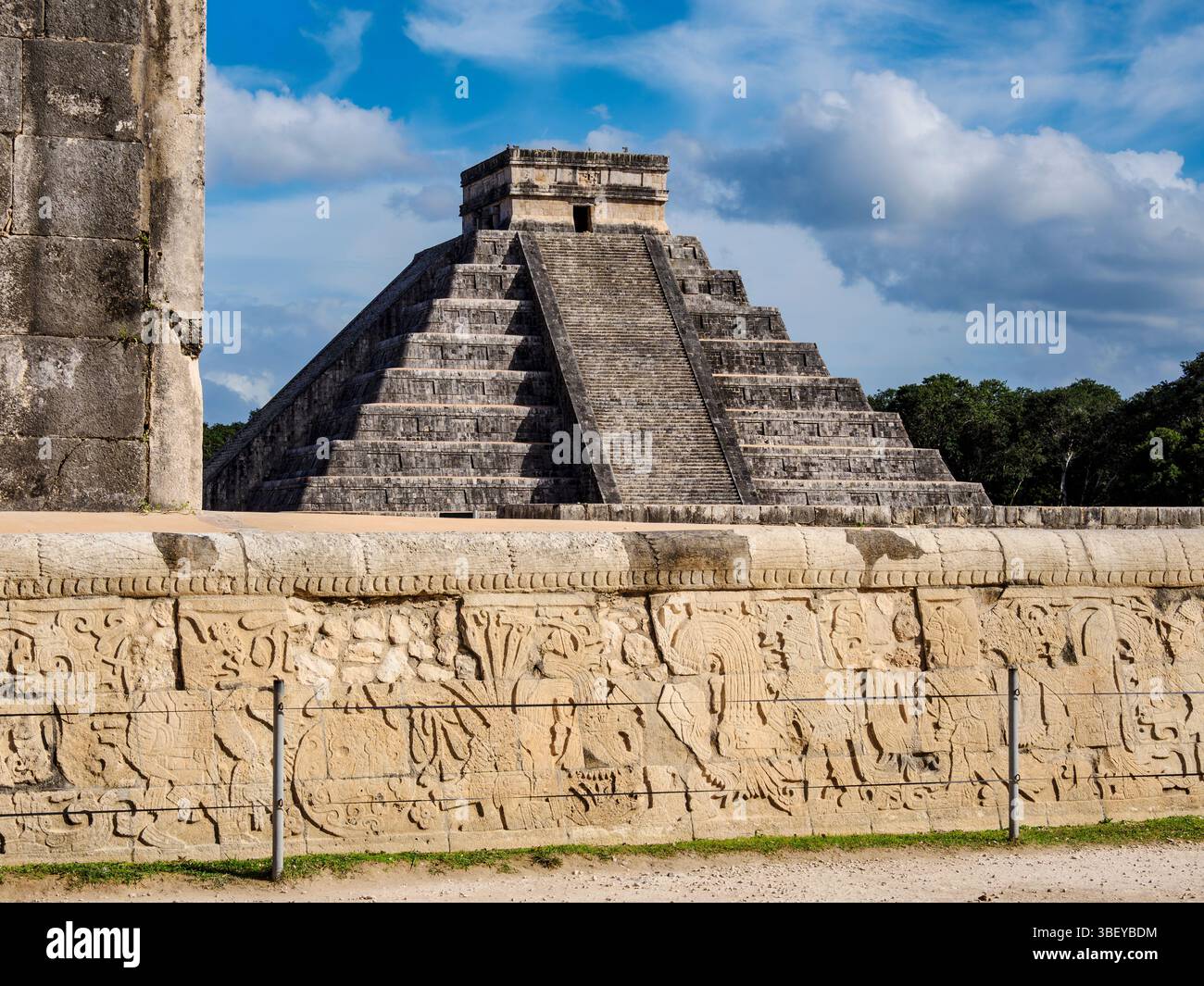 El Castillo o Tempio di Kukulcan, Chichen Itza, Stato dello Yucatan, Messico Foto Stock