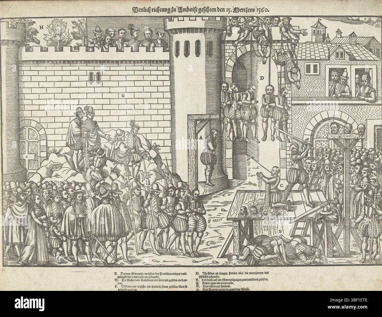 Francia, Perrissin, Jean, Penlich richtung zu Amboise sembravano avere 15 anni. Mertzens 1560, sette nobili impiccati davanti alla porta della Château d'Amboise, 1560, Francia, esecuzione dei partecipanti al complotto di Amboise. I corpi di sette nobili sono impiccati davanti al cancello della Château d'Amboise, altri sono decapitati sull'impalcatura, il 15 marzo 1560. Nella didascalia la legenda A-H in tedesco. Non numerato., stampa, storyrent, stampe, Frederik Muller Historyplates, altezza 377 mm, larghezza 505 mm, francese, 1538 - 1611, macchina per stampa, 1570 - 1570, terzo quarto xvi secolo, carta, xilografia, stampa tipografica Foto Stock