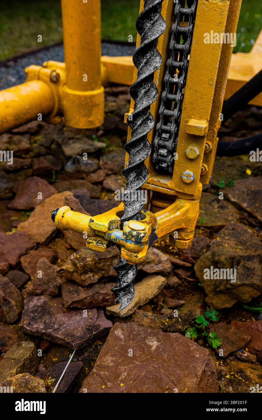 Vecchia perforatrice, industria estrattiva dell'acciaio del XIX secolo Foto Stock