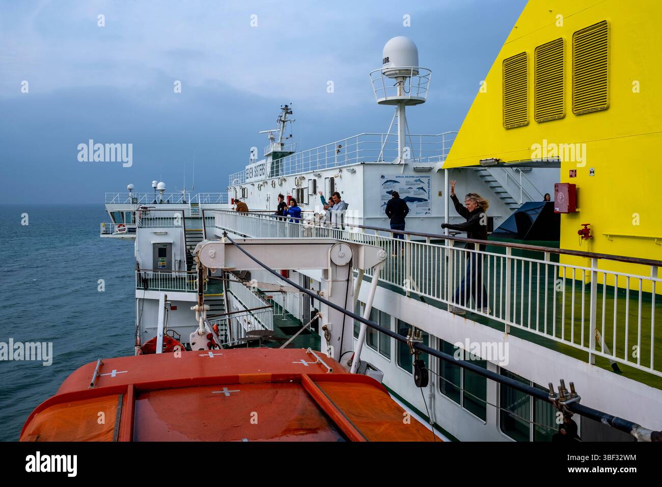 Passeggeri a bordo Di Un traghetto Newhaven-Dieppe Cross Channel nel Canale della Manica. Foto Stock