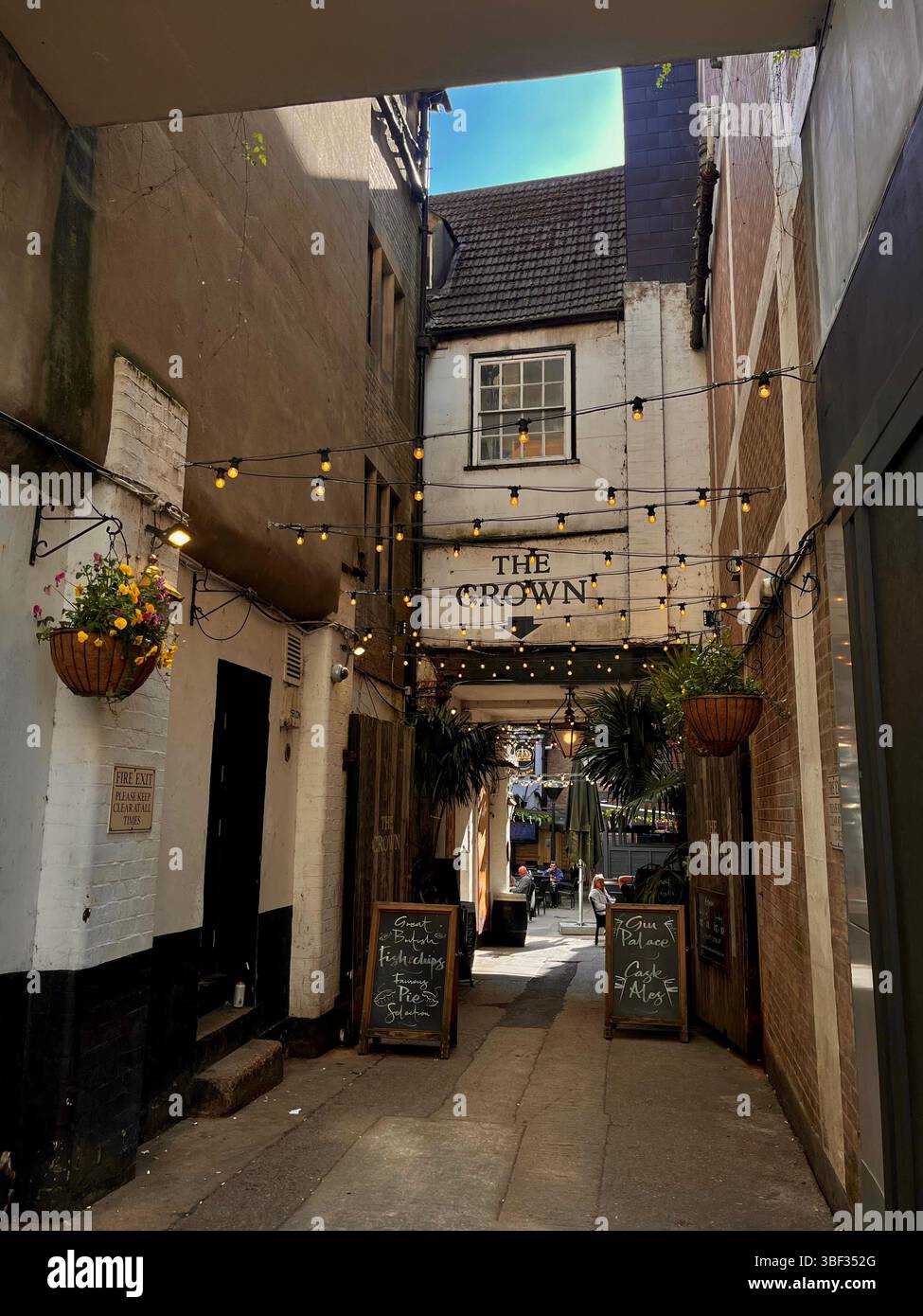 Un pub estetico a Oxford, Oxfordshire, Inghilterra, Regno Unito, Europa. - Immagine stock catturata con smartphone