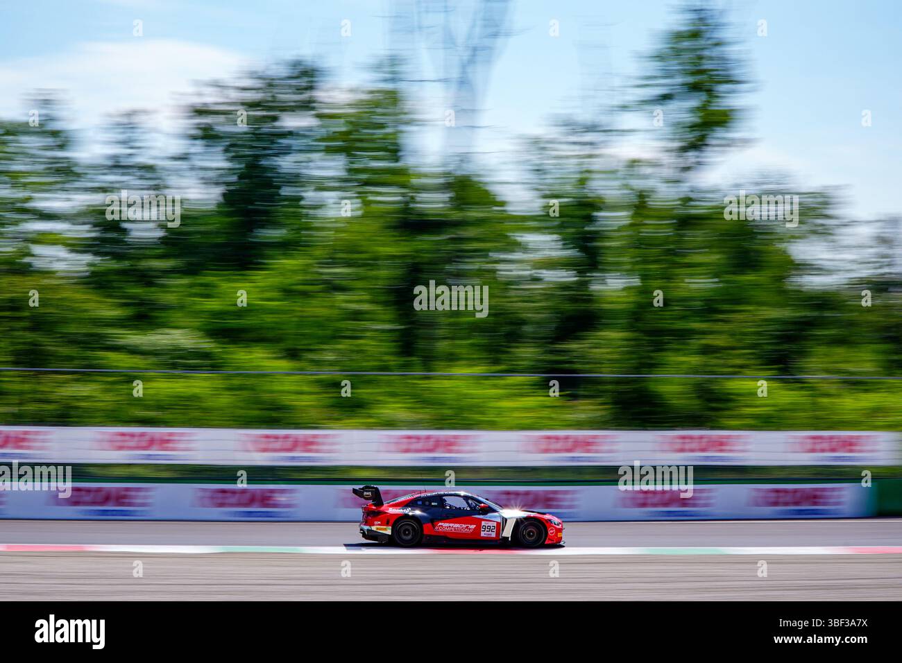 James KELLETT, Pedro EBRAHIM e Charles CLARK alla guida della (#992) BMW M4 GT3 EVO del team Paradine Competition durante il 4° round del GT World Challenge Europe by AWS, 30 maggio 2025 all'autodromo Nazionale di Monza. Crediti: Luca Rossini/e-Mage/Alamy Live News Foto Stock