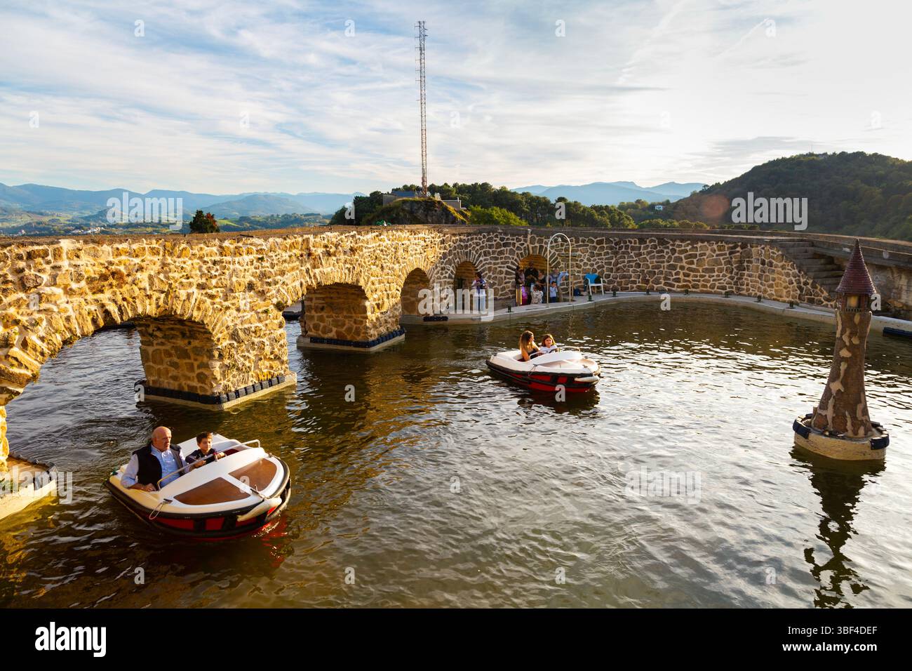 Laghetto nautico al Parco divertimenti Monte Igueldo, San Sebastian, Spagna Foto Stock