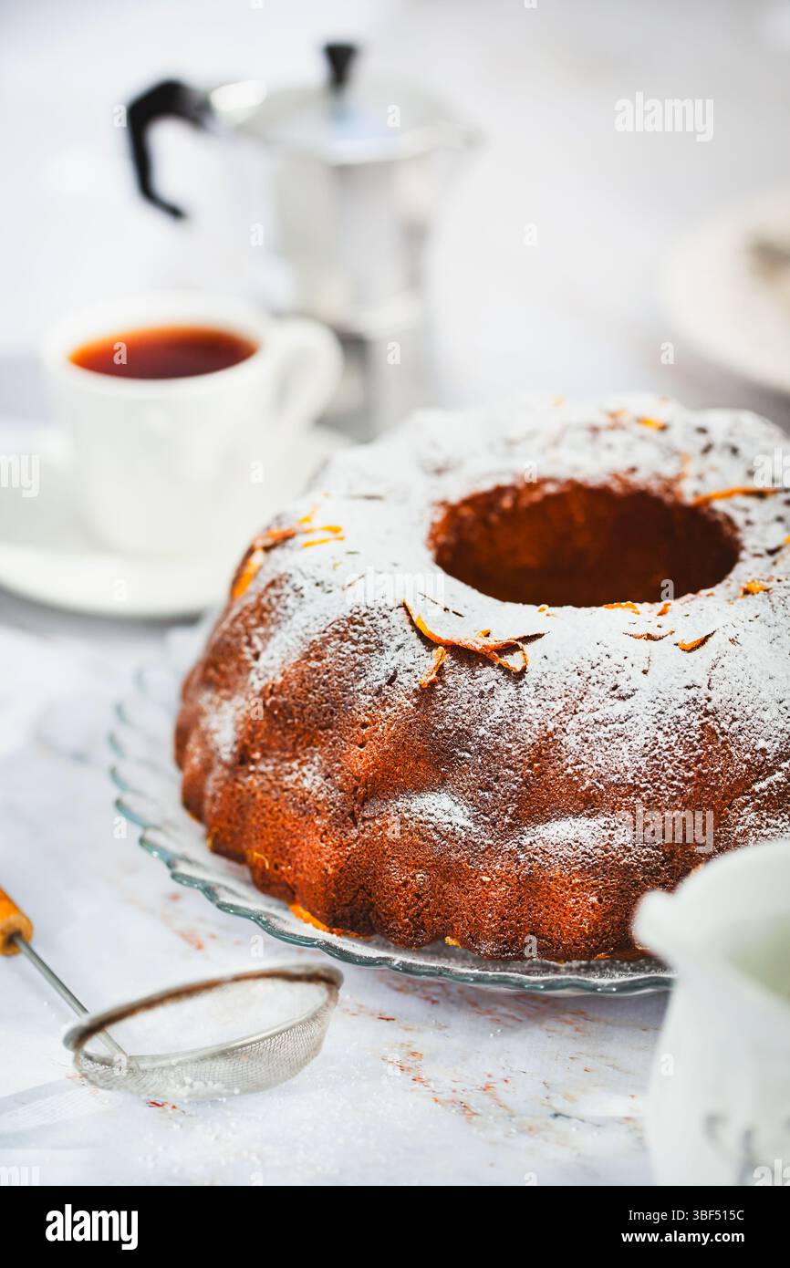 Deliziosa torta al mascarpone e arancia fatta in casa Foto Stock
