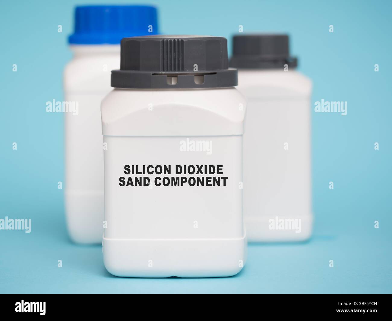 Diossido di silicio (SiO2). Componente di sabbia. Utilizzato in elettronica, vetro, ceramica e come additivo alimentare (agente anticagulante). Foto Stock