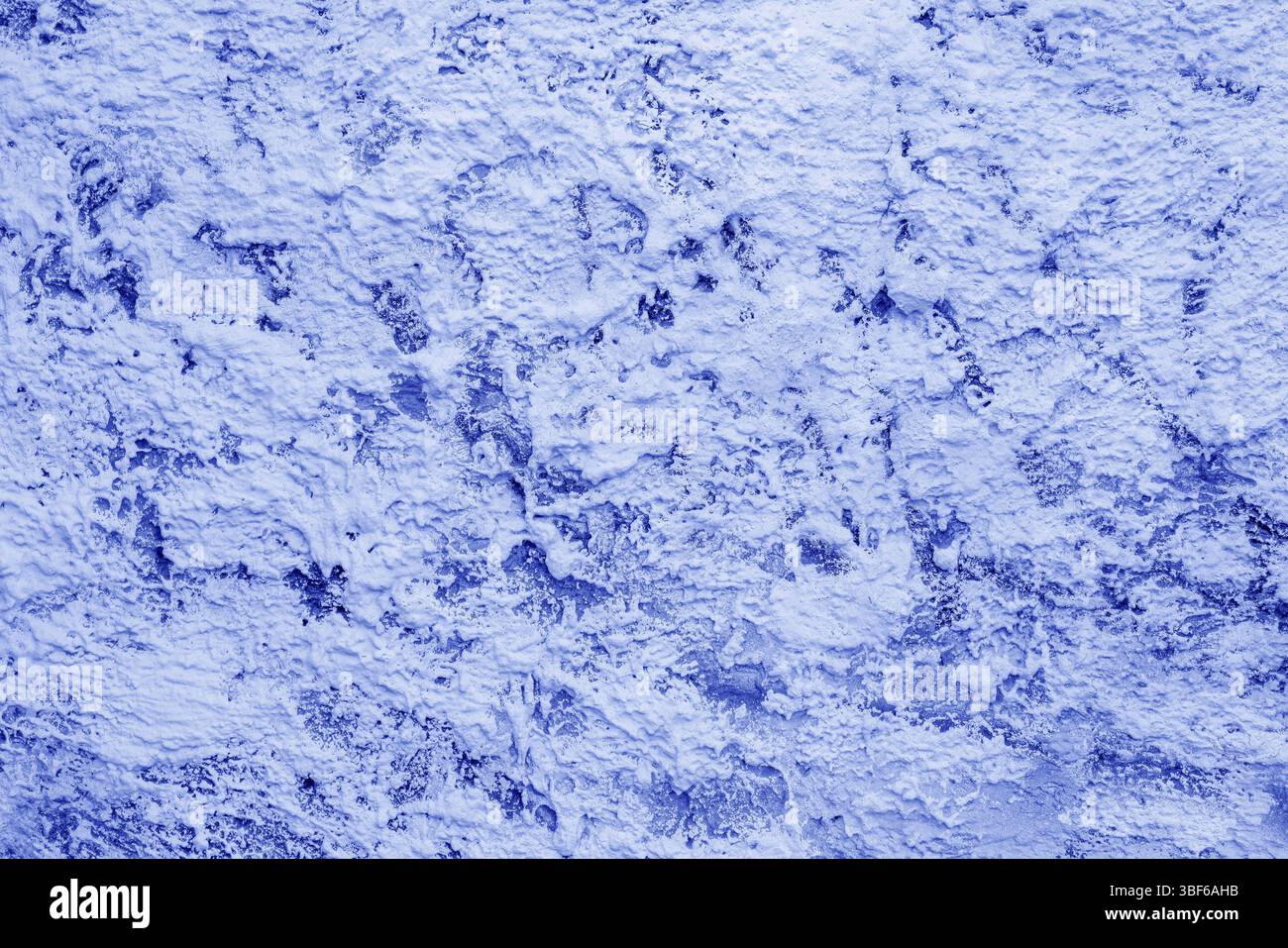 Texture di vernice blu. Interno di un moderno loft. Sfondo chiaro astratto. La facciata di una vecchia casa Foto Stock