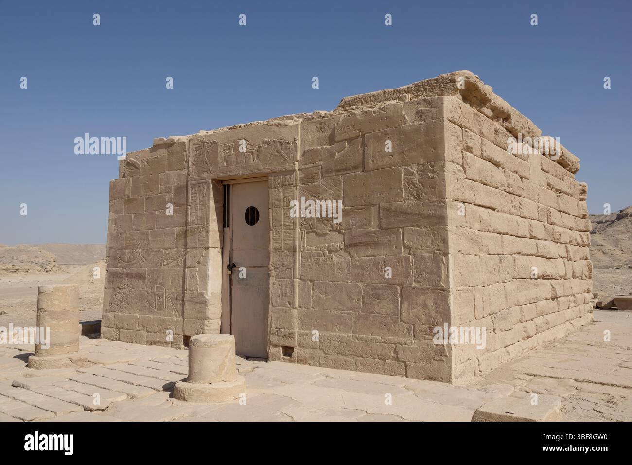 Il tempio dedicato a Hathor e Nekhbet a El Kab, sponda orientale del fiume Nilo, alto Egitto Foto Stock