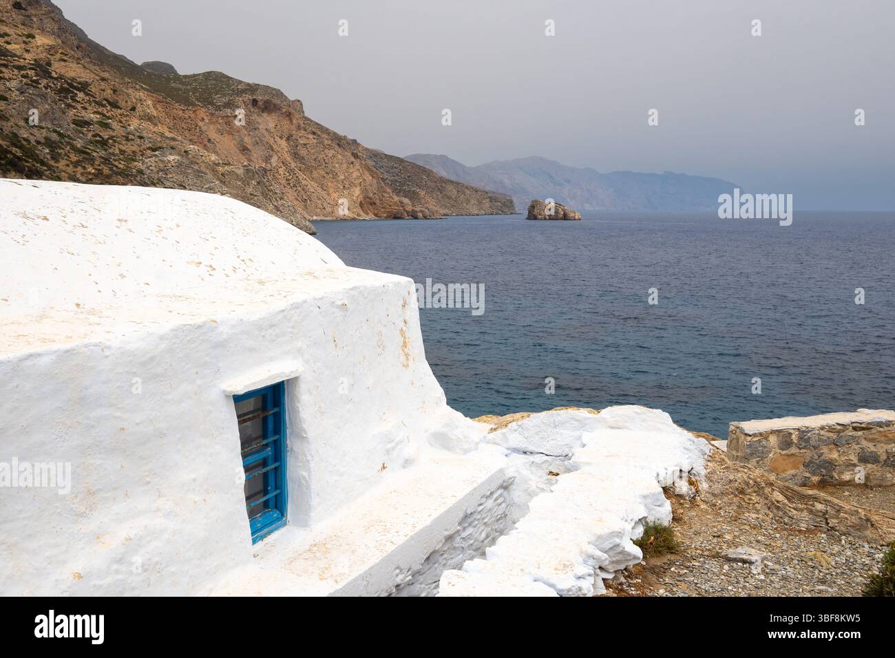 La piccola cappella di Agia Anna sull'isola di Amorgos, Cicladi, Grecia Foto Stock