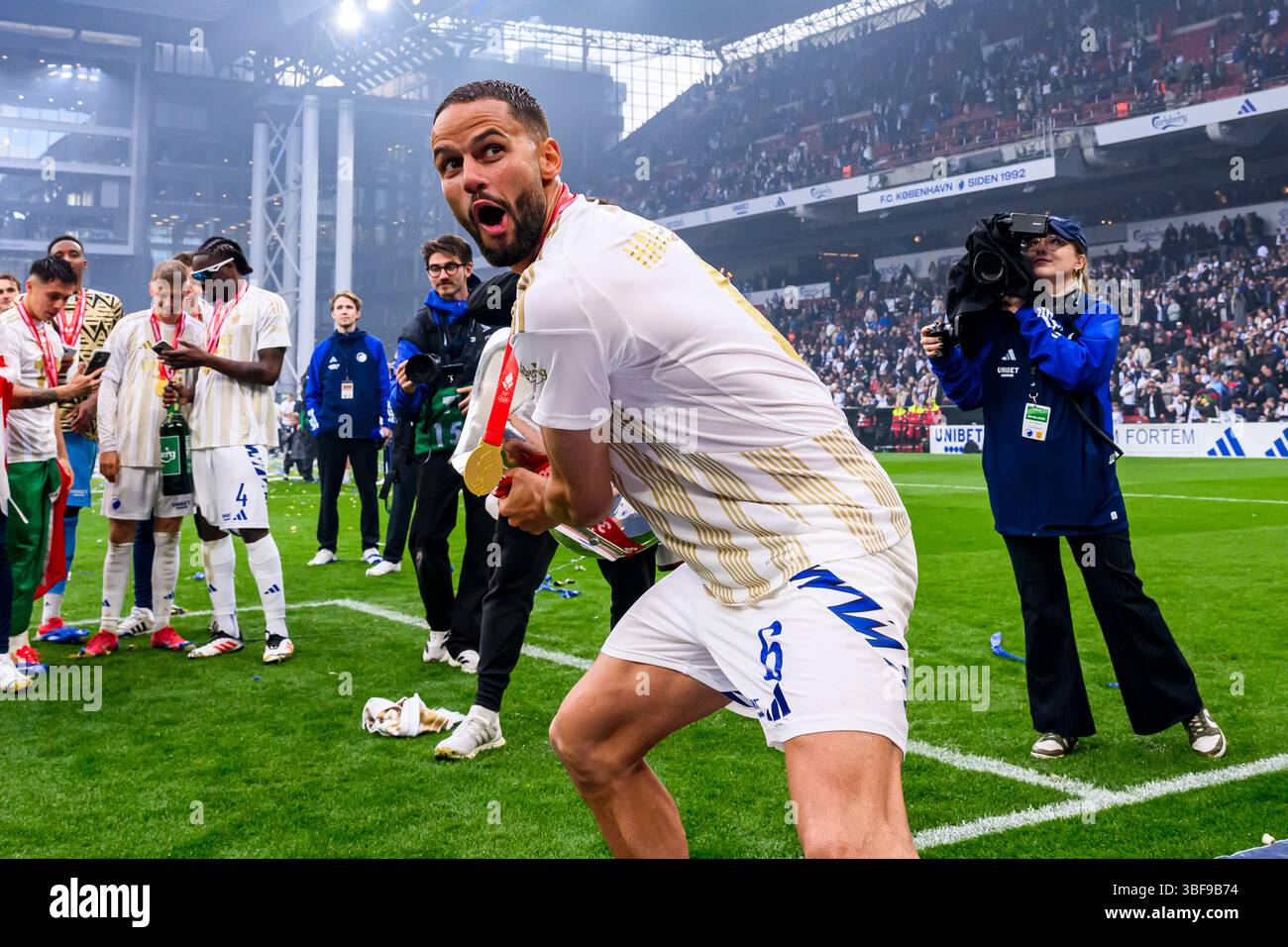6 (FCK) - Pantelis Hatzidiakos med pokalen. Superliga - Mesterskabsspillet: FC København mod FC Nordsjælland - 25.05.2025. København, Danmark. 25 M Foto Stock