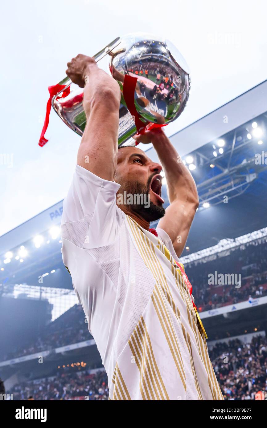 6 (FCK) - Pantelis Hatzidiakos med pokalen. Superliga - Mesterskabsspillet: FC København mod FC Nordsjælland - 25.05.2025. København, Danmark. 25 M Foto Stock