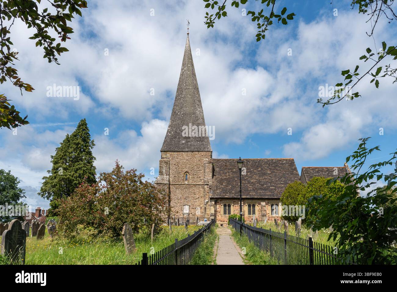 St Mary's Church, Billingshurst, West Sussex, Inghilterra, Regno Unito, un edificio classificato di grado I. Foto Stock