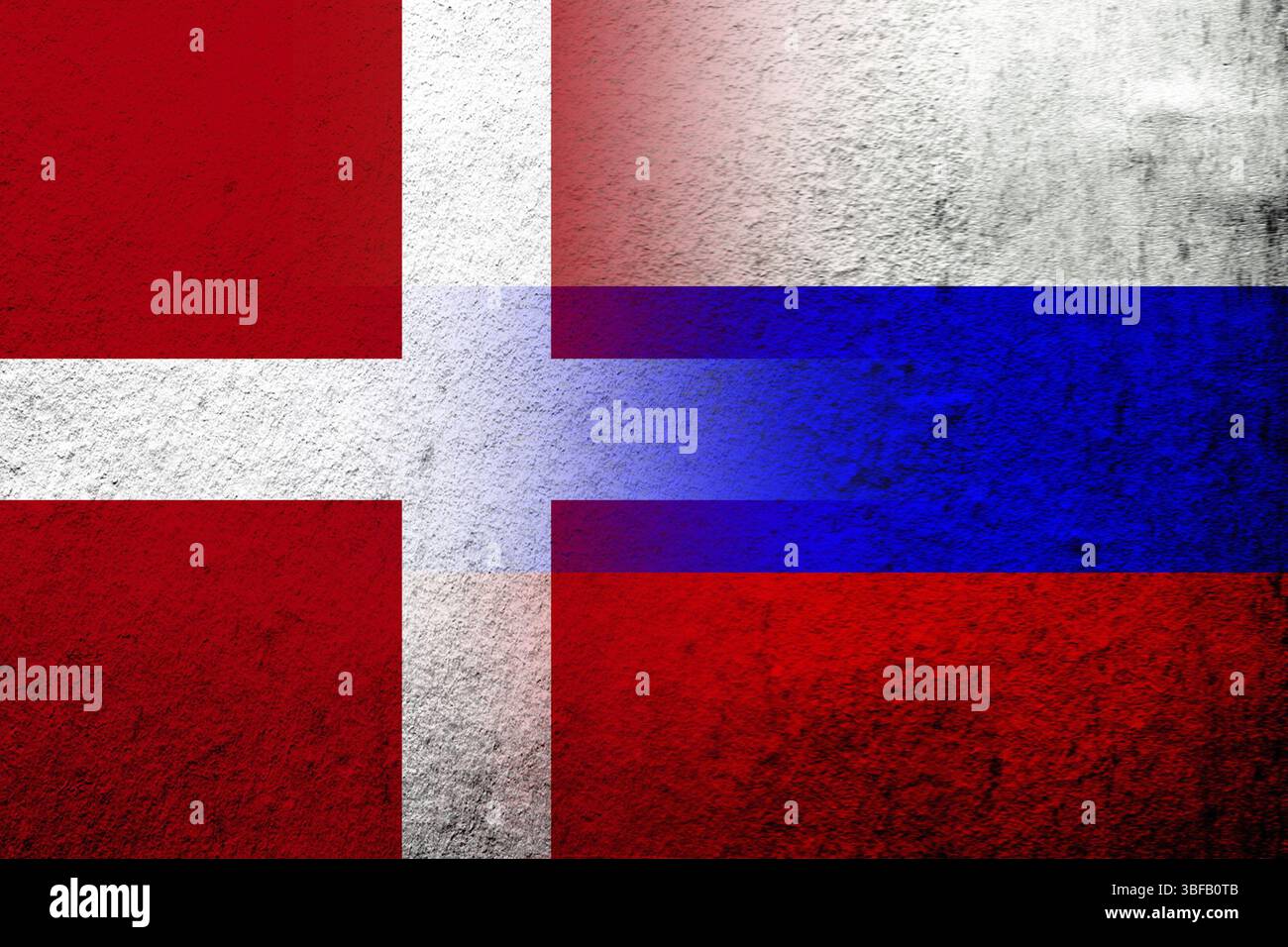Bandiera nazionale della Federazione russa con bandiera nazionale del Regno di Danimarca. Grunge sfondo Foto Stock