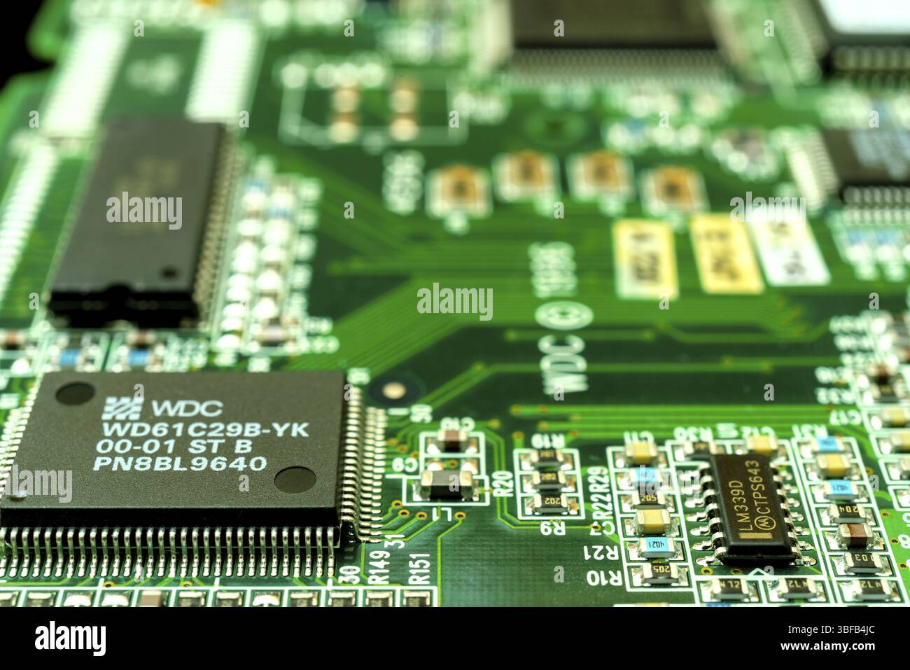 Scheda di computer moderno. Riparazione computer. Tecnologia informatica moderna Foto Stock