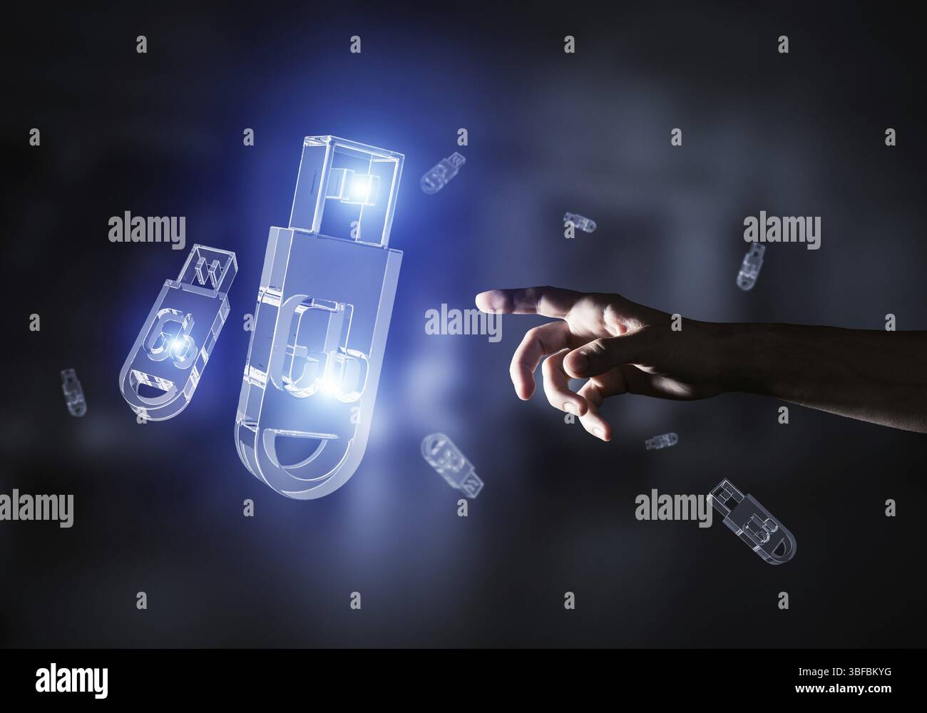 Concetto di archiviazione delle informazioni e la sicurezza con flash stick icona. I supporti misti Foto Stock