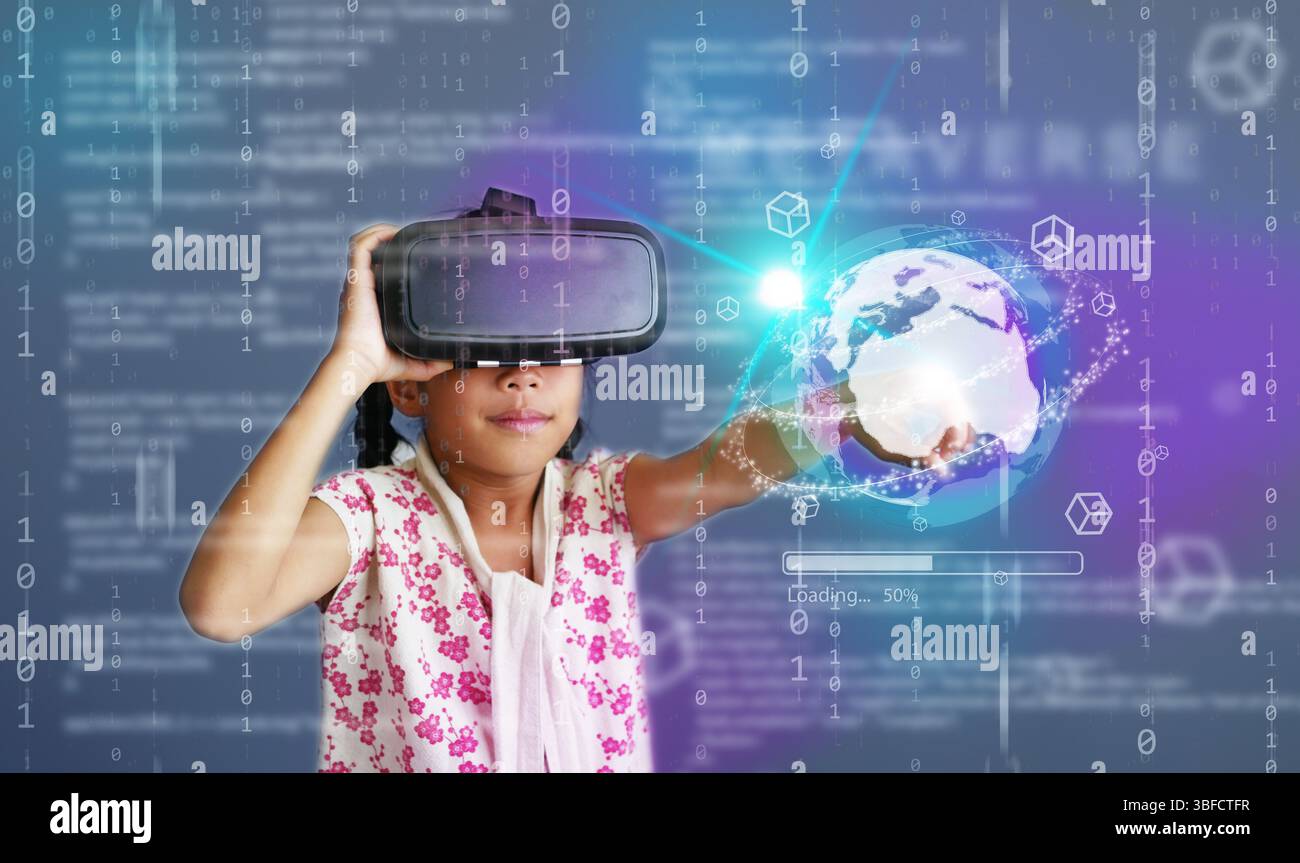 Tecnologia metaversa e realtà virtuale. Una ragazza con i suoi occhiali VR ha accesso a un mondo potenziato attraverso la tecnologia AR Foto Stock