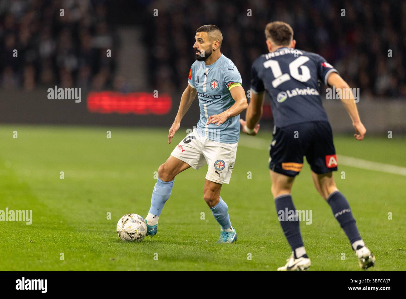 Melbourne, Australia. 31 maggio 2025. Aziz Eraltay Behich del Melbourne City FC controlla la palla durante la finale maschile di A-League tra il Melbourne City FC e il Melbourne Victory FC all'AAMI Park il 31 maggio 2025 a Melbourne, Australia. Crediti: Santanu Banik/Alamy Live News Foto Stock