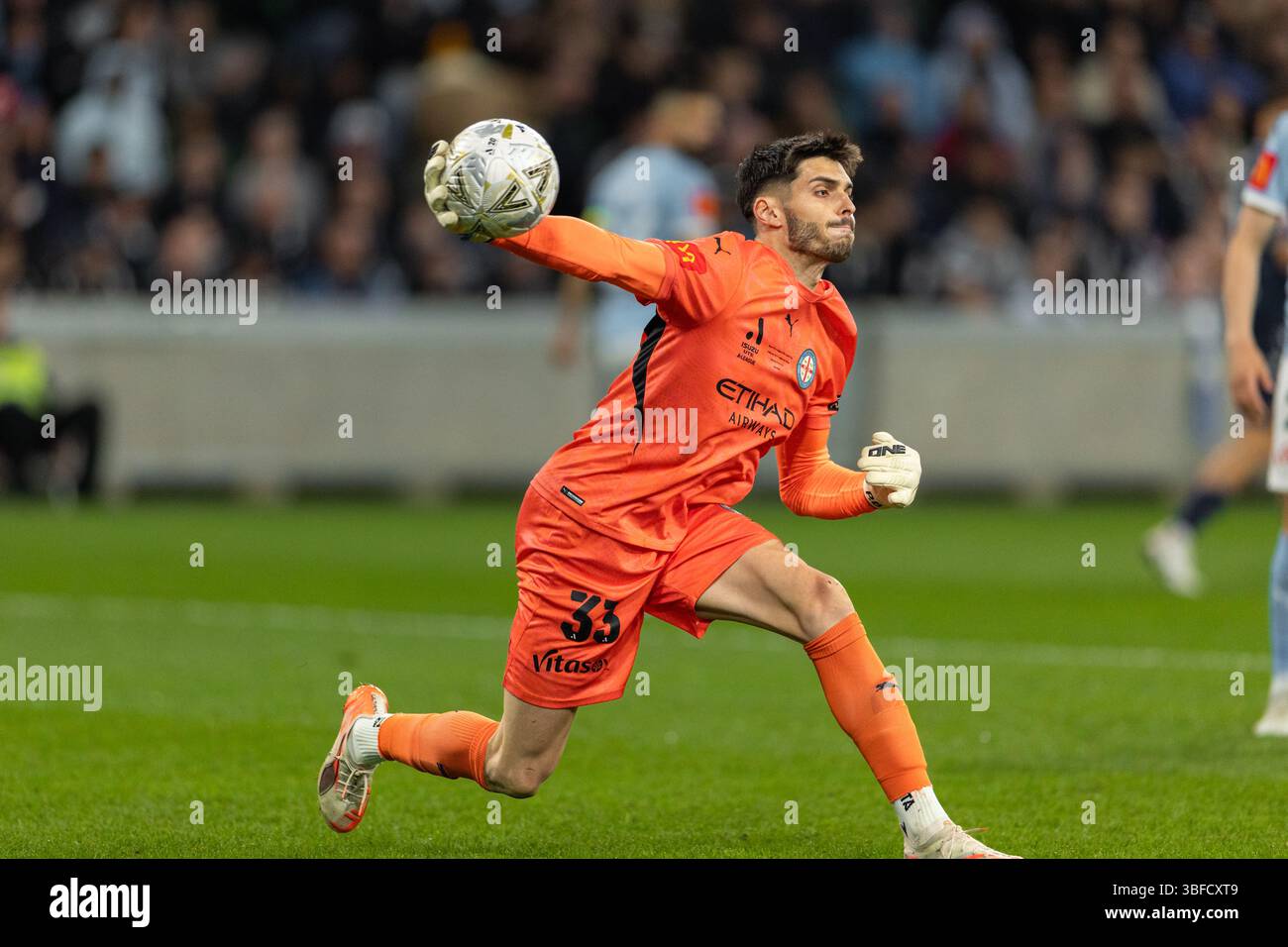 Melbourne, Australia. 31 maggio 2025. Patrick Thomas Beach del Melbourne City FC passa il pallone durante la finale maschile A-League tra il Melbourne City FC e il Melbourne Victory FC all'AAMI Park il 31 maggio 2025 a Melbourne, Australia. Crediti: Santanu Banik/Alamy Live News Foto Stock