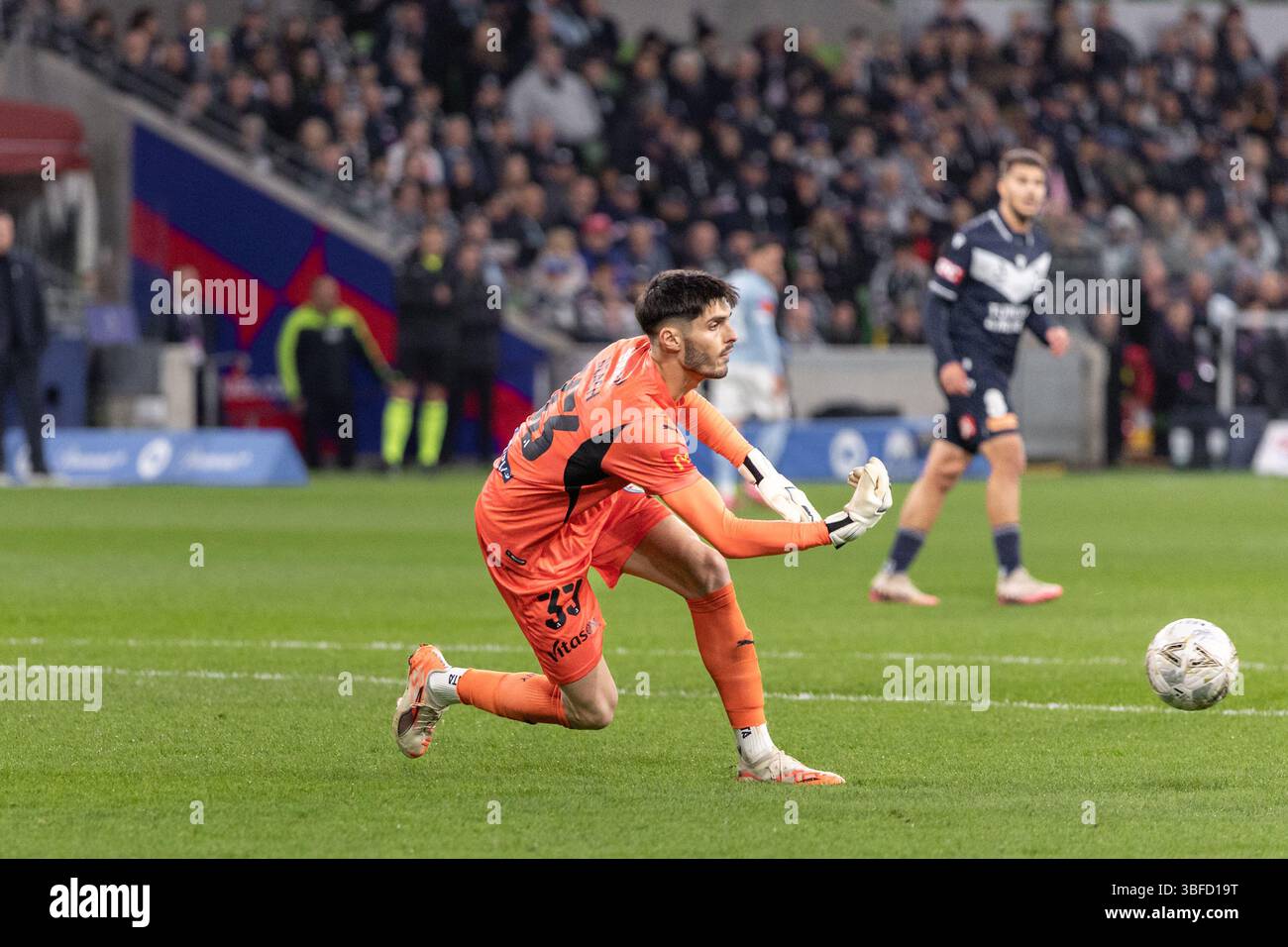 Melbourne, Australia. 31 maggio 2025. Patrick Thomas Beach del Melbourne City FC passa il pallone durante la finale maschile A-League tra il Melbourne City FC e il Melbourne Victory FC all'AAMI Park il 31 maggio 2025 a Melbourne, Australia. Crediti: Santanu Banik/Alamy Live News Foto Stock