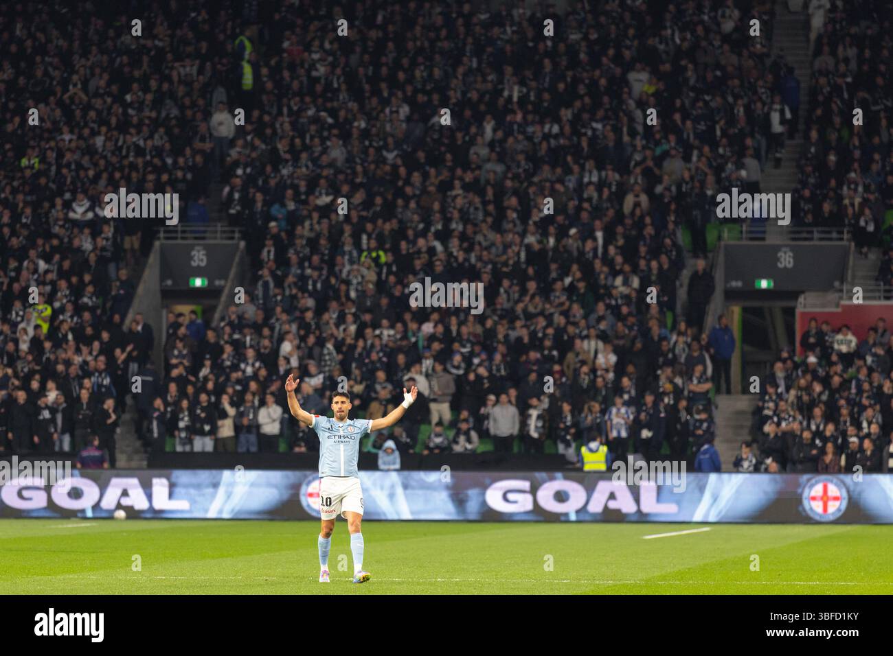 Melbourne, Australia. 31 maggio 2025. Yonatan Cohen del Melbourne City FC festeggia dopo aver segnato un gol durante la finale maschile di A-League tra il Melbourne City FC e il Melbourne Victory FC all'AAMI Park il 31 maggio 2025 a Melbourne, Australia. Crediti: Santanu Banik/Alamy Live News Foto Stock