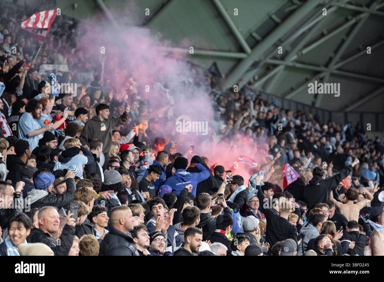 Melbourne, Australia. 31 maggio 2025. I tifosi del Melbourne City festeggiano un gol durante la finale maschile A-League tra il Melbourne City FC e il Melbourne Victory FC all'AAMI Park il 31 maggio 2025 a Melbourne, Australia. Crediti: Santanu Banik/Alamy Live News Foto Stock