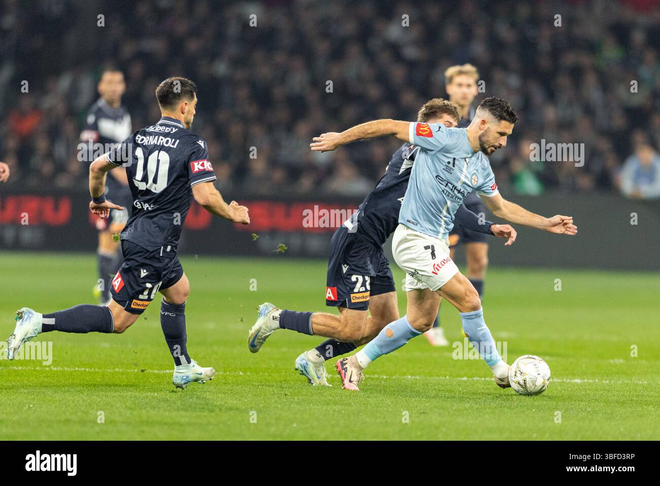Melbourne, Australia. 31 maggio 2025. Mathew Allan Leckie del Melbourne City FC controlla la palla durante la finale maschile di A-League tra il Melbourne City FC e il Melbourne Victory FC all'AAMI Park il 31 maggio 2025 a Melbourne, Australia. Crediti: Santanu Banik/Alamy Live News Foto Stock