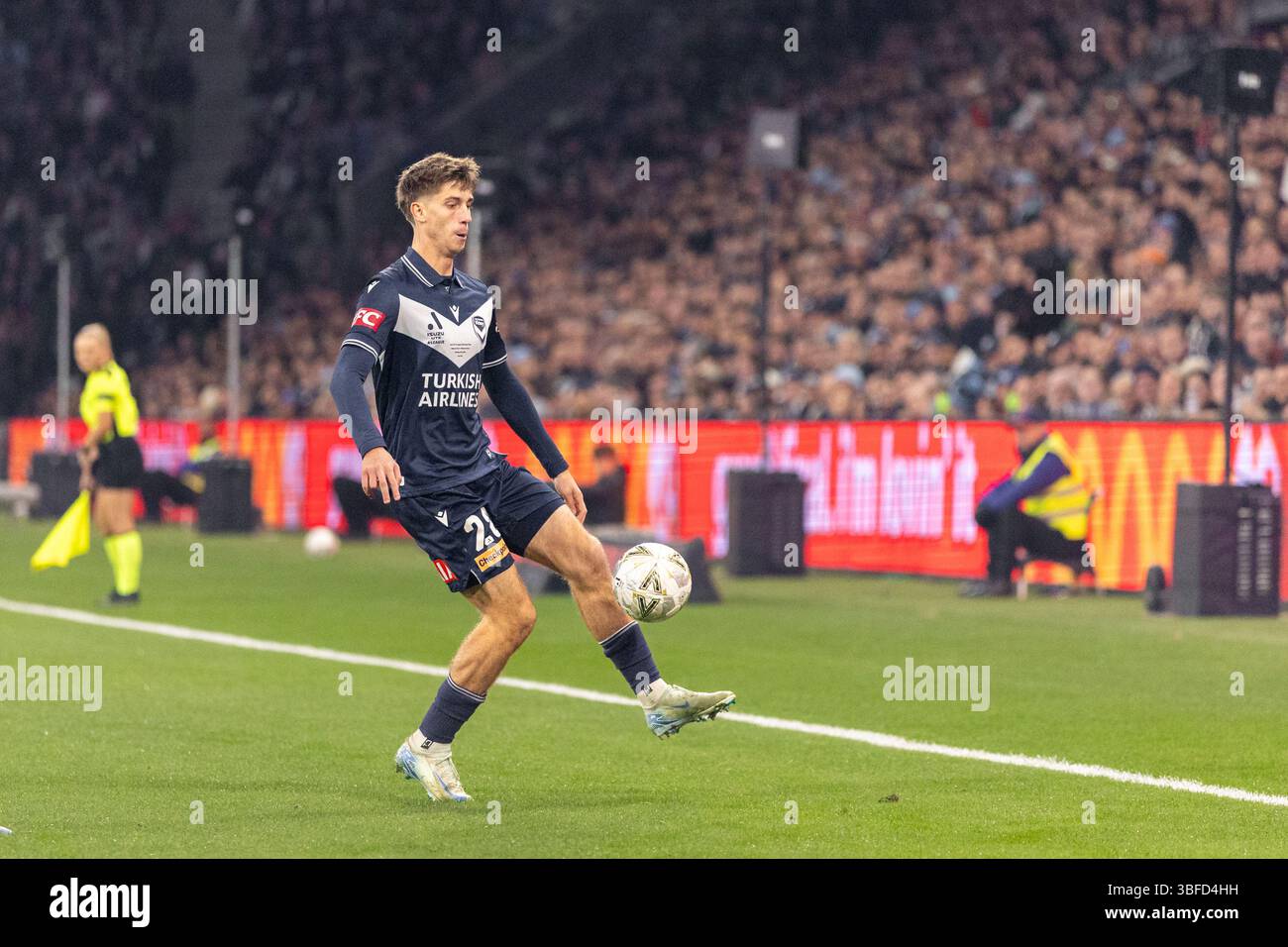 Melbourne, Australia. 31 maggio 2025. Kasey Bos del Melbourne Victory FC controlla la palla durante la finale maschile di A-League tra il Melbourne City FC e il Melbourne Victory FC all'AAMI Park il 31 maggio 2025 a Melbourne, Australia. Crediti: Santanu Banik/Alamy Live News Foto Stock
