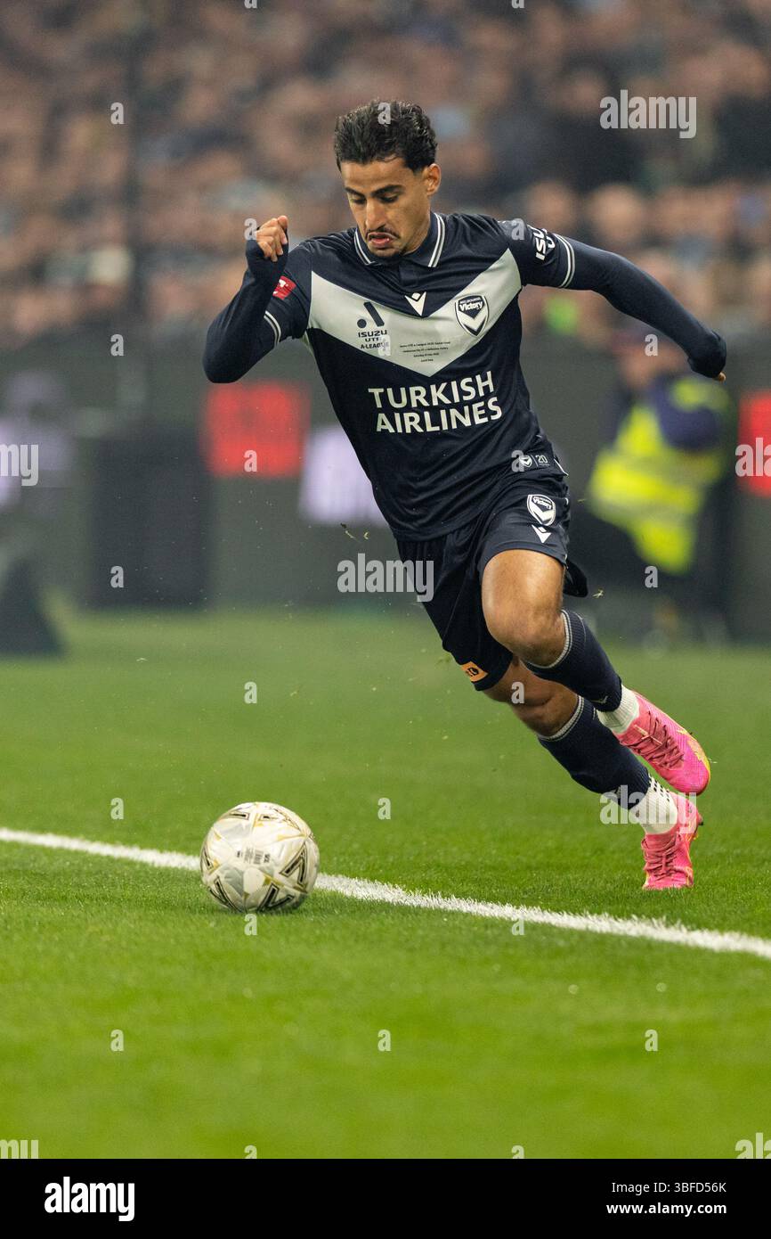 Melbourne, Australia. 31 maggio 2025. Daniel Arzani del Melbourne Victory FC corre con il pallone durante l'A-League Men Grand Final match tra il Melbourne City FC e il Melbourne Victory FC all'AAMI Park il 31 maggio 2025 a Melbourne, Australia. Crediti: Santanu Banik/Alamy Live News Foto Stock