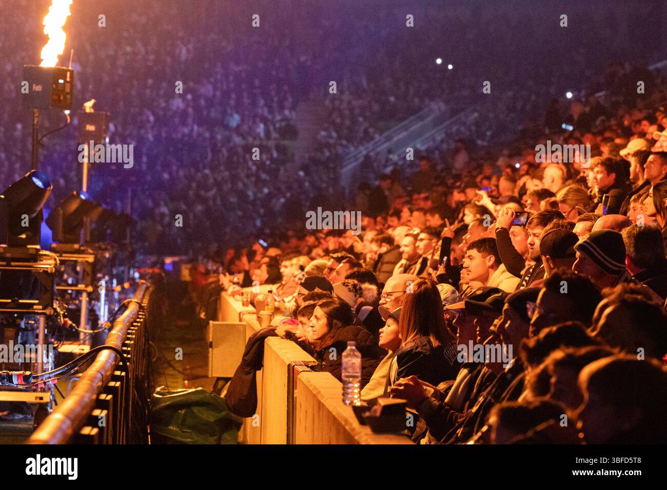 Melbourne, Australia. 31 maggio 2025. I tifosi che guardano la finale della A-League maschile tra il Melbourne City FC e il Melbourne Victory FC all'AAMI Park il 31 maggio 2025 a Melbourne, Australia. Crediti: Santanu Banik/Alamy Live News Foto Stock