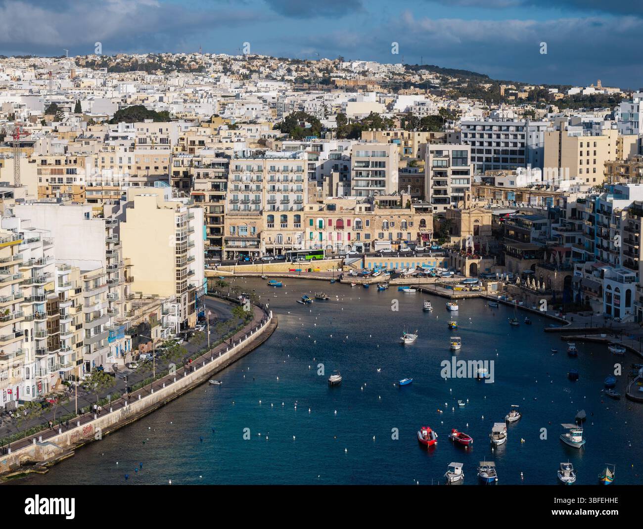 Foto drone di Saint Julian's Bay Malta Foto Stock