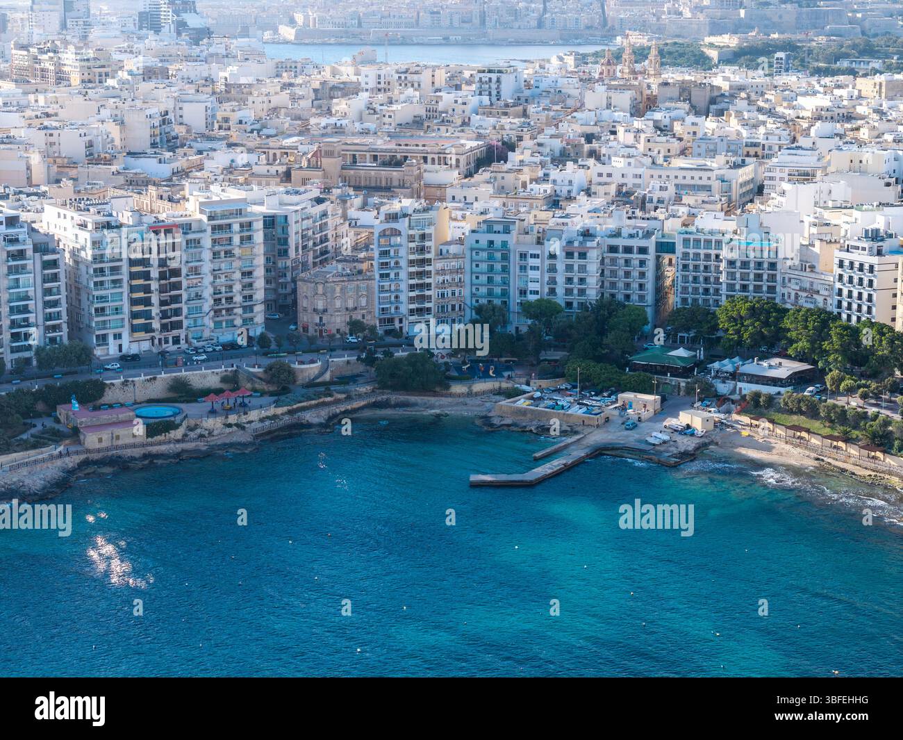 Foto drone di Saint Julian's Bay Malta Foto Stock