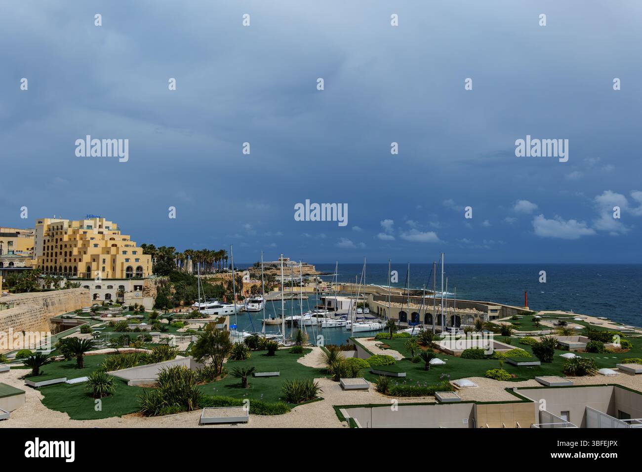 baia di saint julians a malta Foto Stock